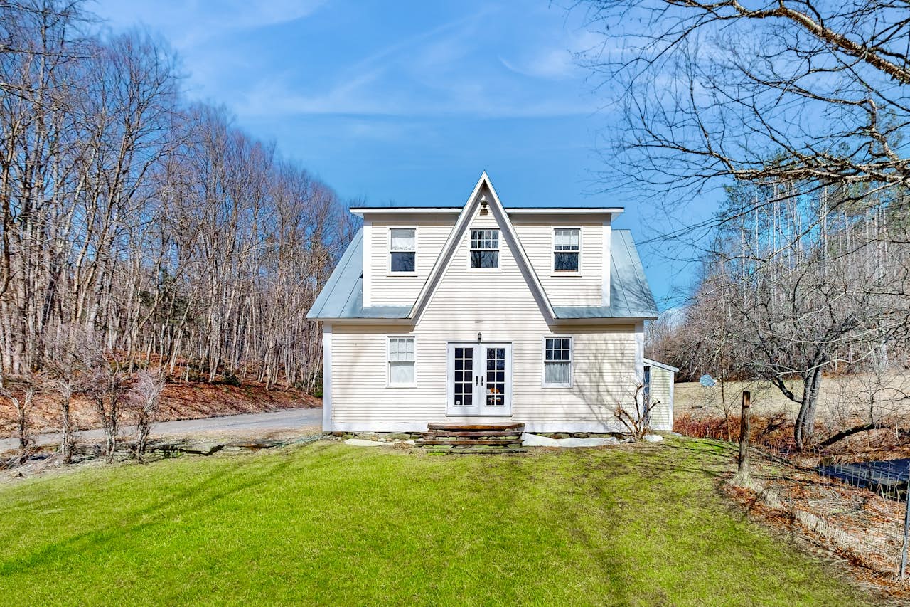 The Daydream Cottage 3 BD Barnard, VT Vacation Rental Vacasa