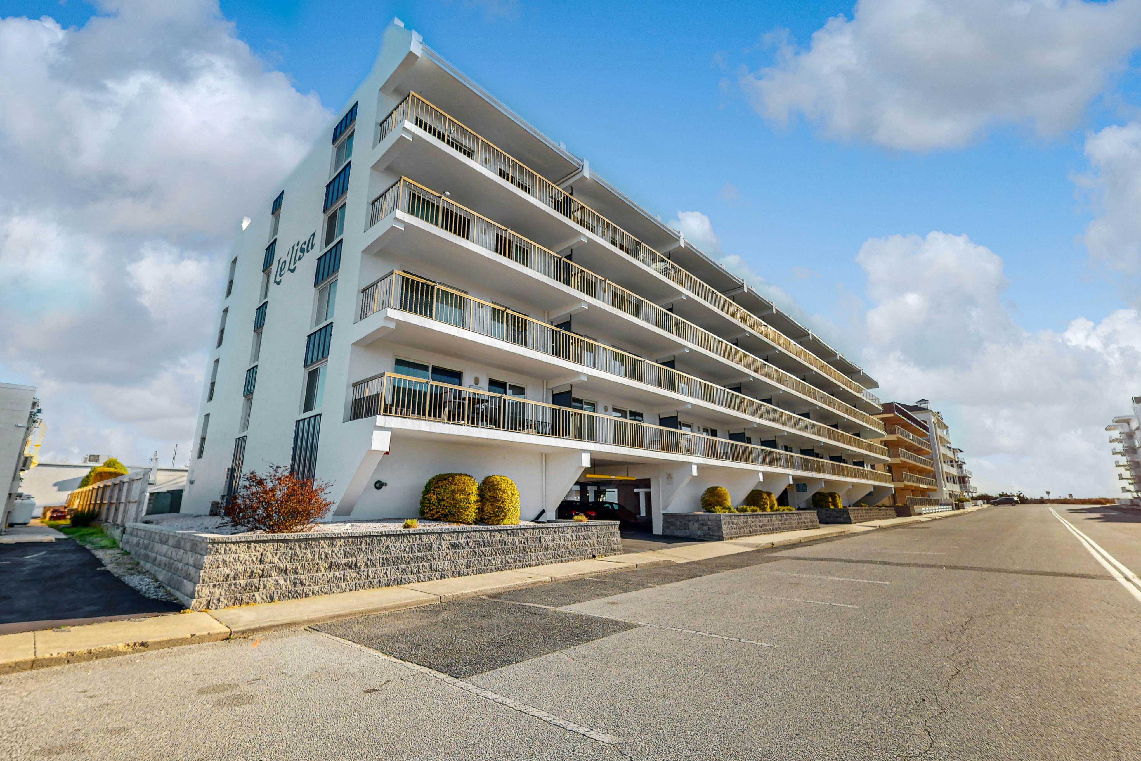 Shell Yeah - Le Lisa 405