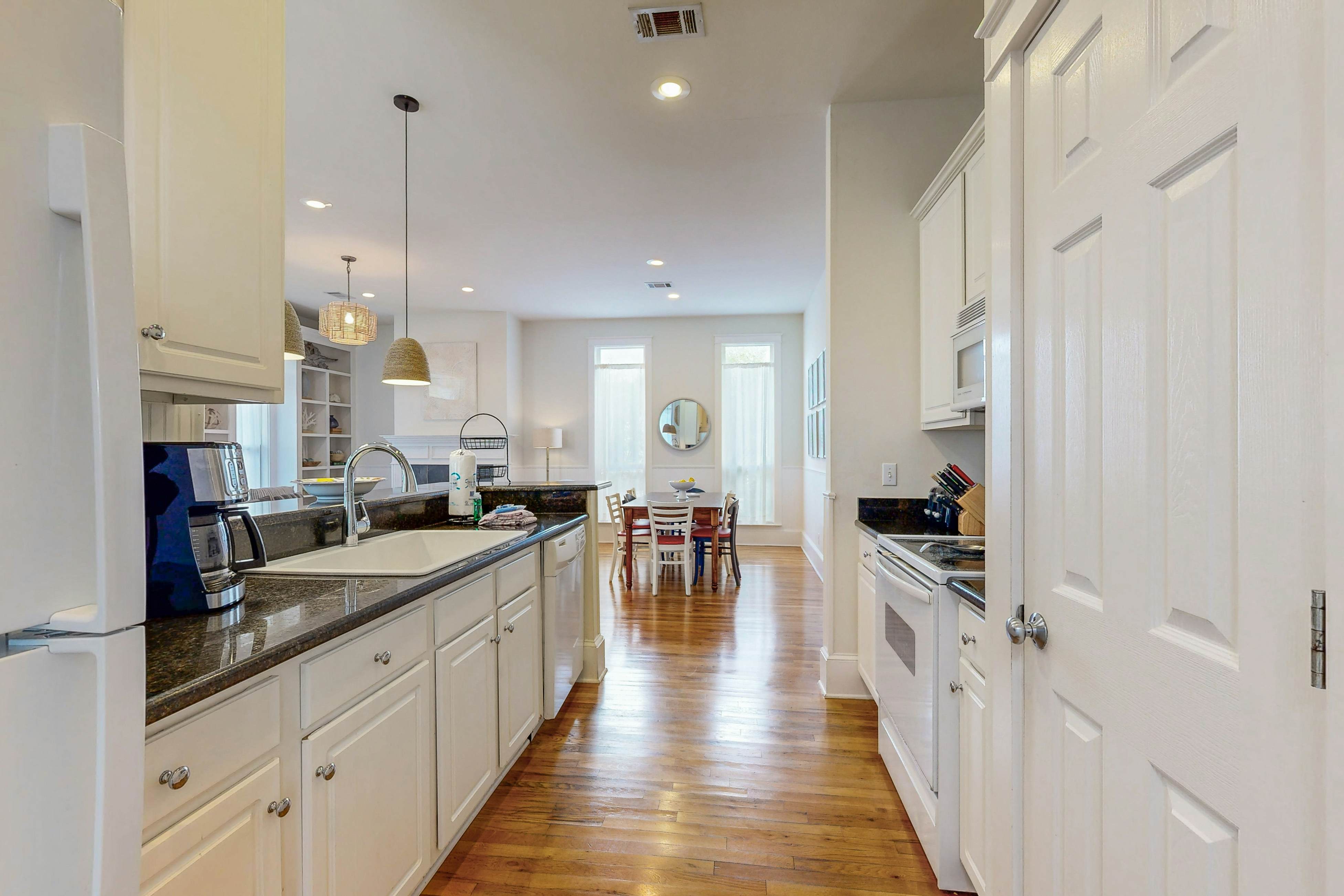 Grove By The Sea - Passin' Thru