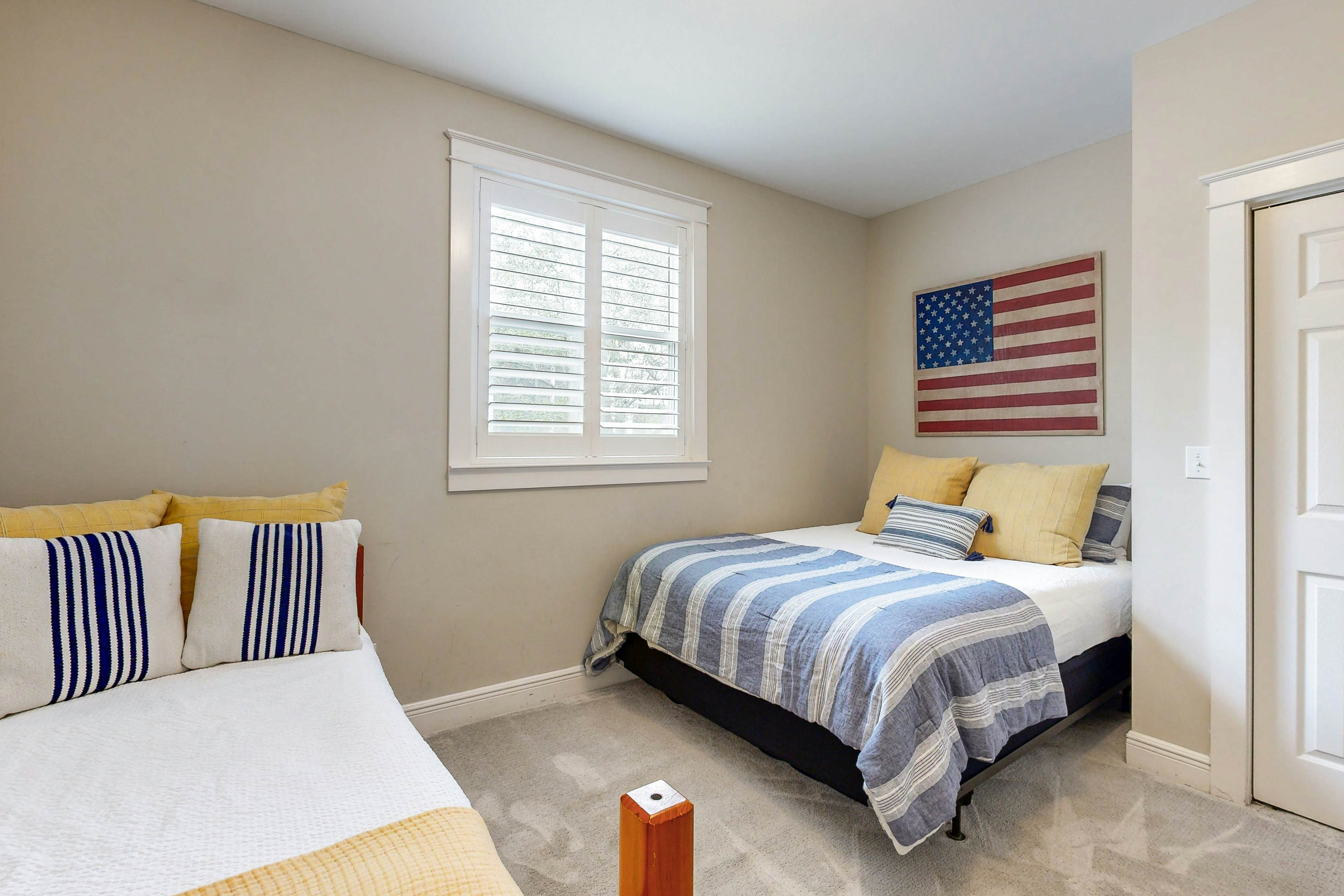 Grove By The Sea - Passin' Thru