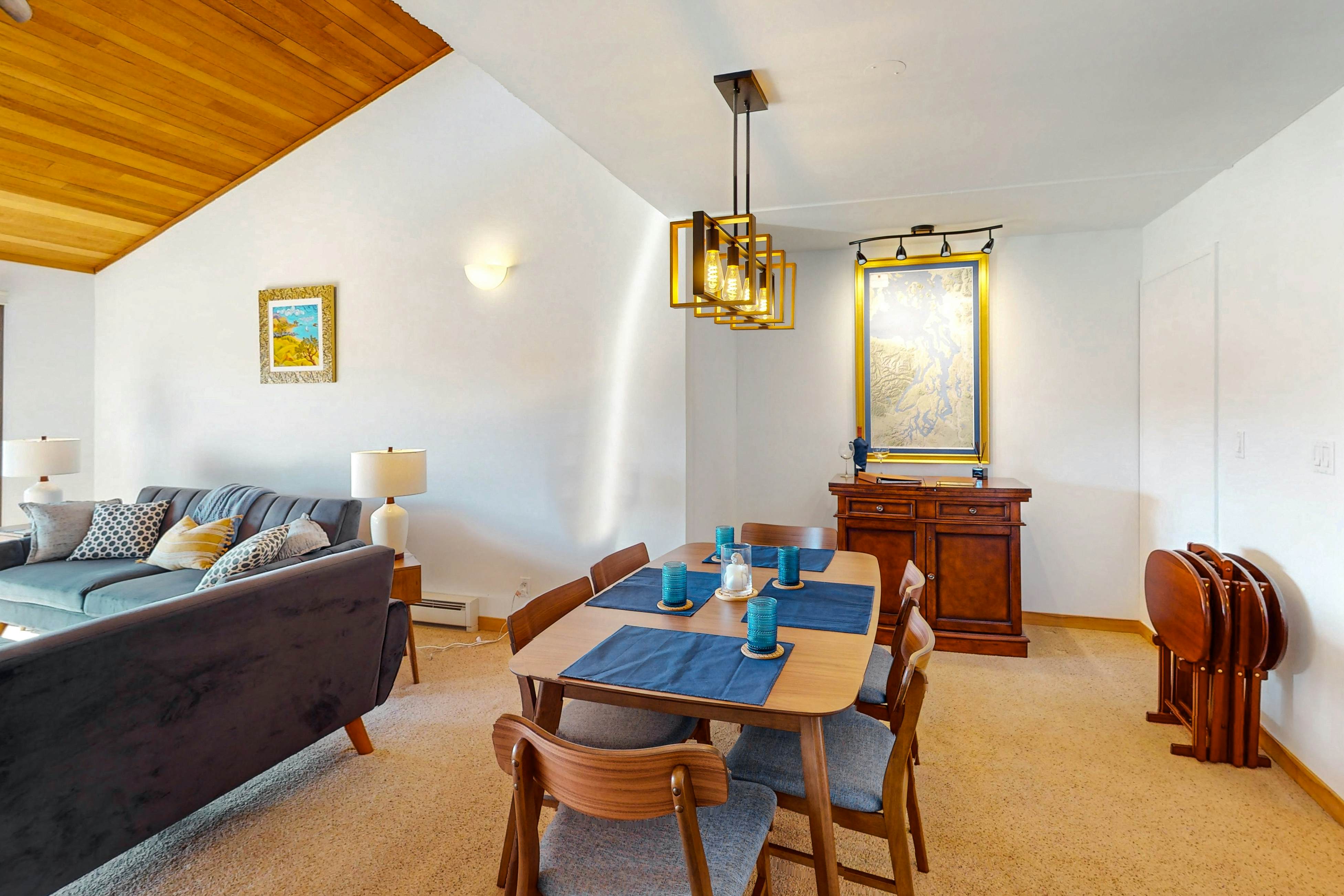 Ludlow Seaside Hale'