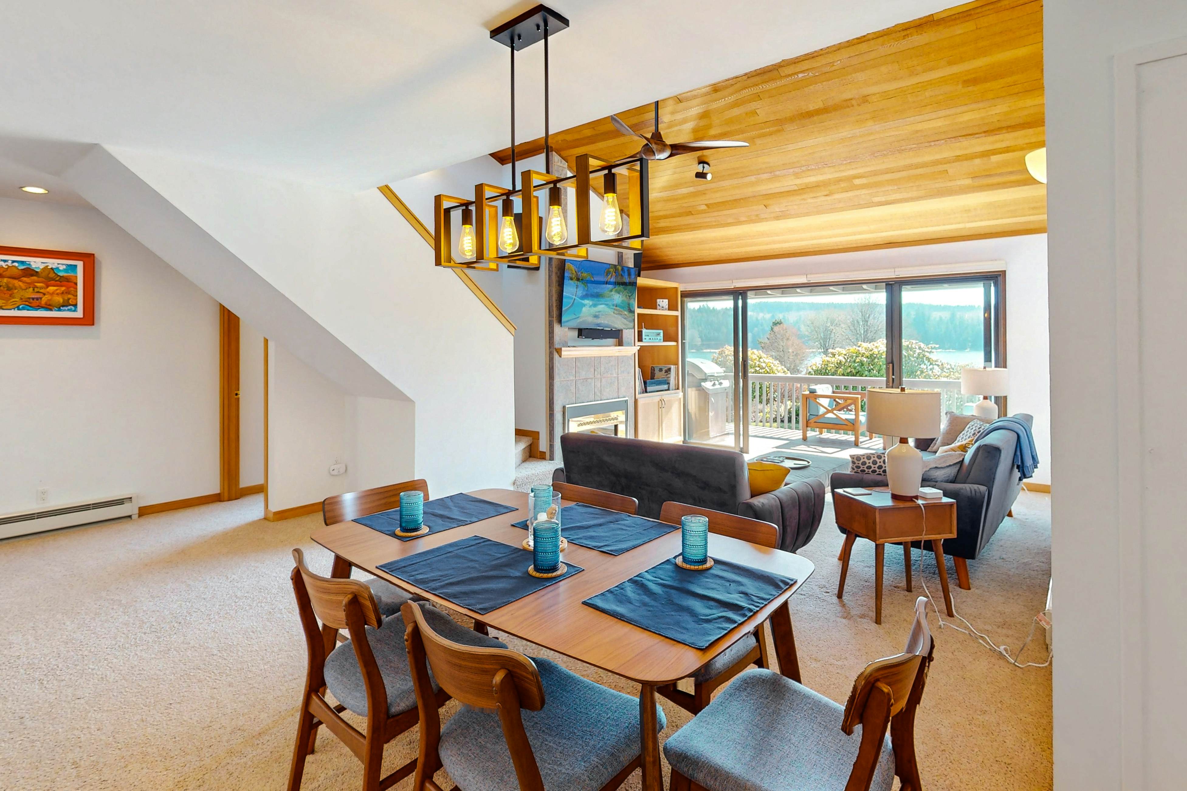 Ludlow Seaside Hale'