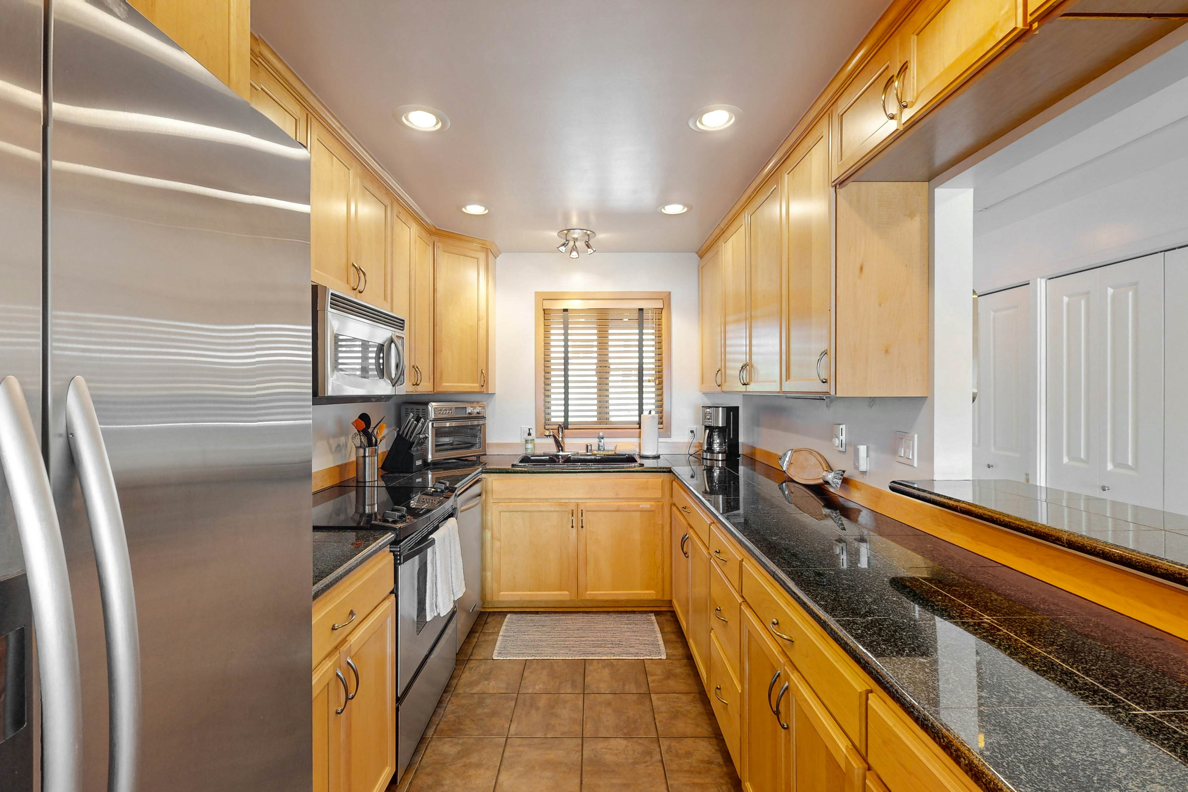 Ludlow Seaside Hale'