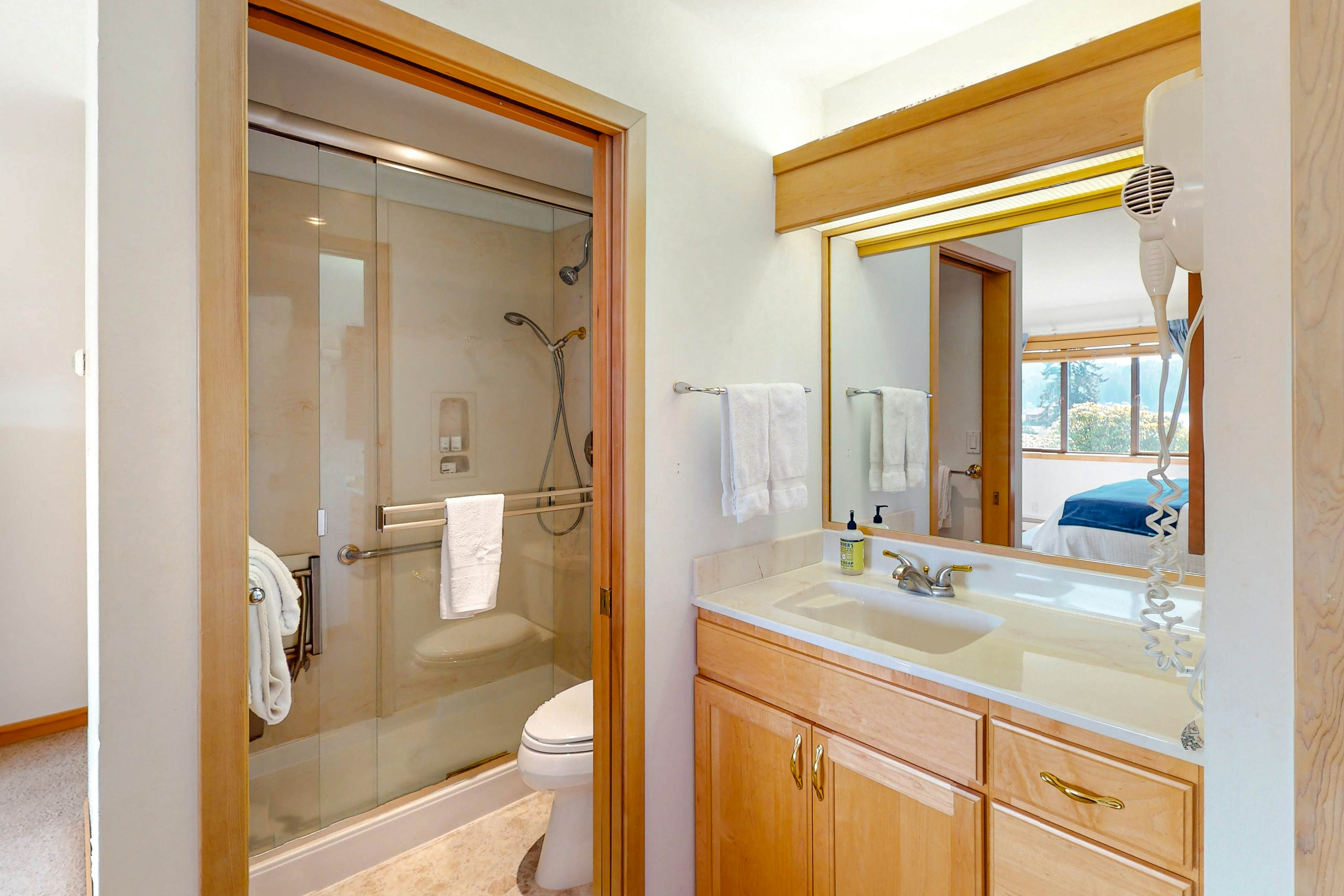 Ludlow Seaside Hale'