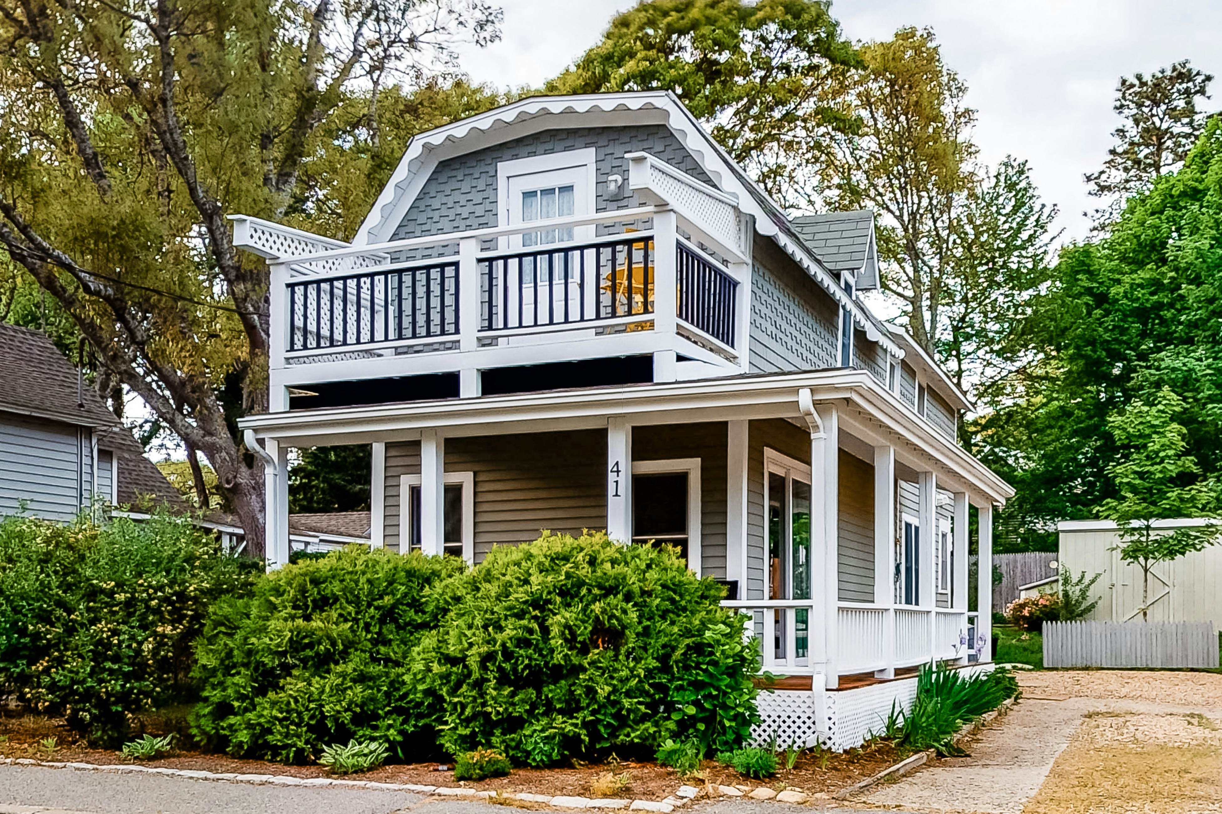 Oak Bluffs Cottage