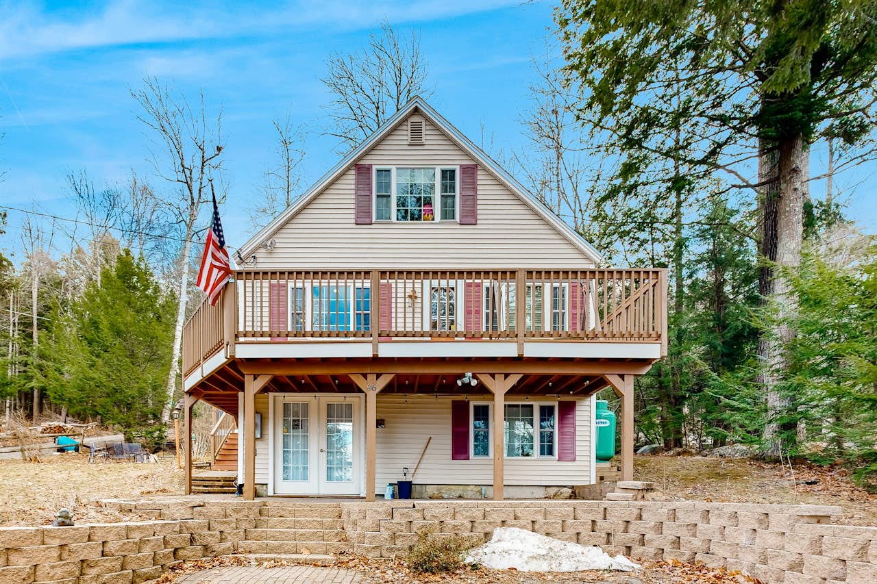 Shoreline Serenade 4 BD Gilmanton, NH Vacation Rental Vacasa