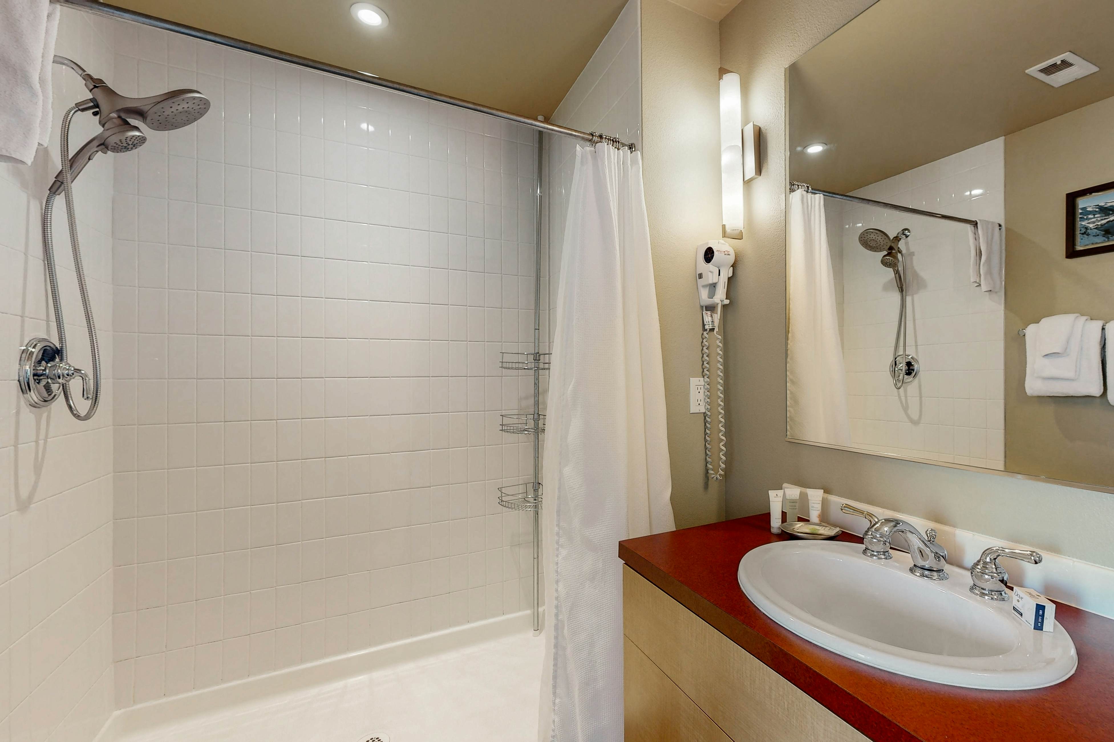 Chelan Resort Suites - #409 Suite Views 409