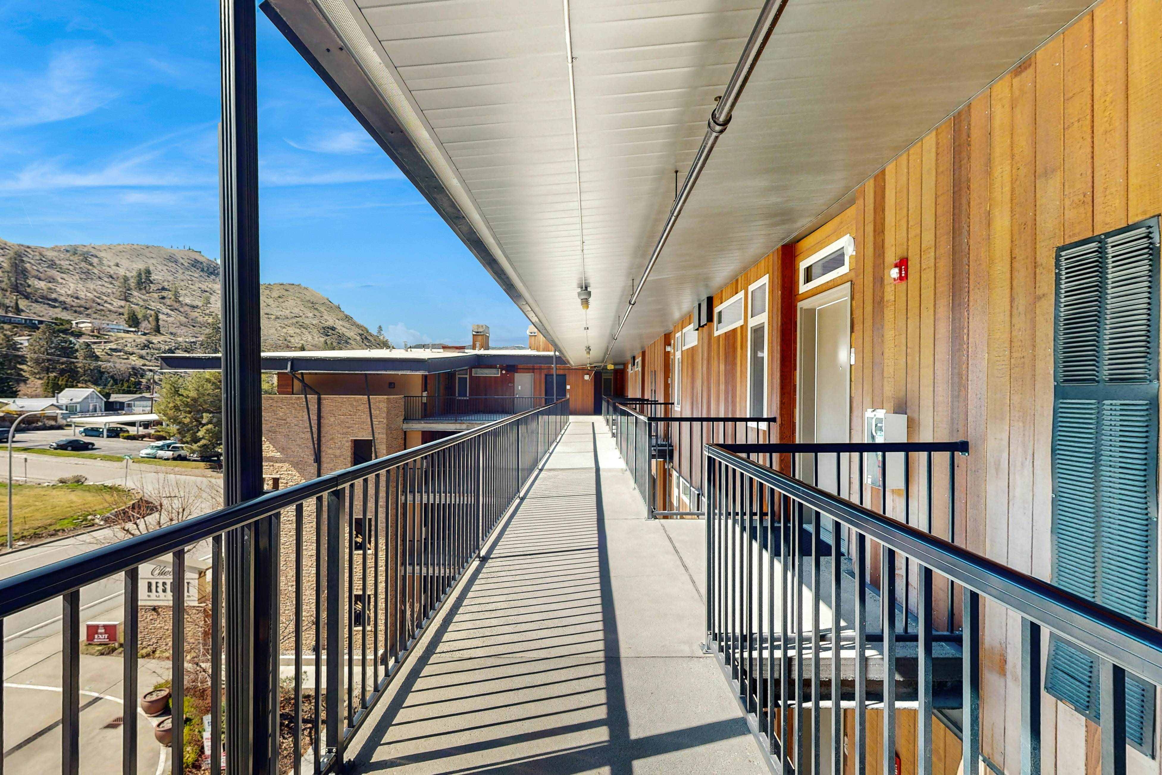 Chelan Resort Suites - #409 Suite Views 409