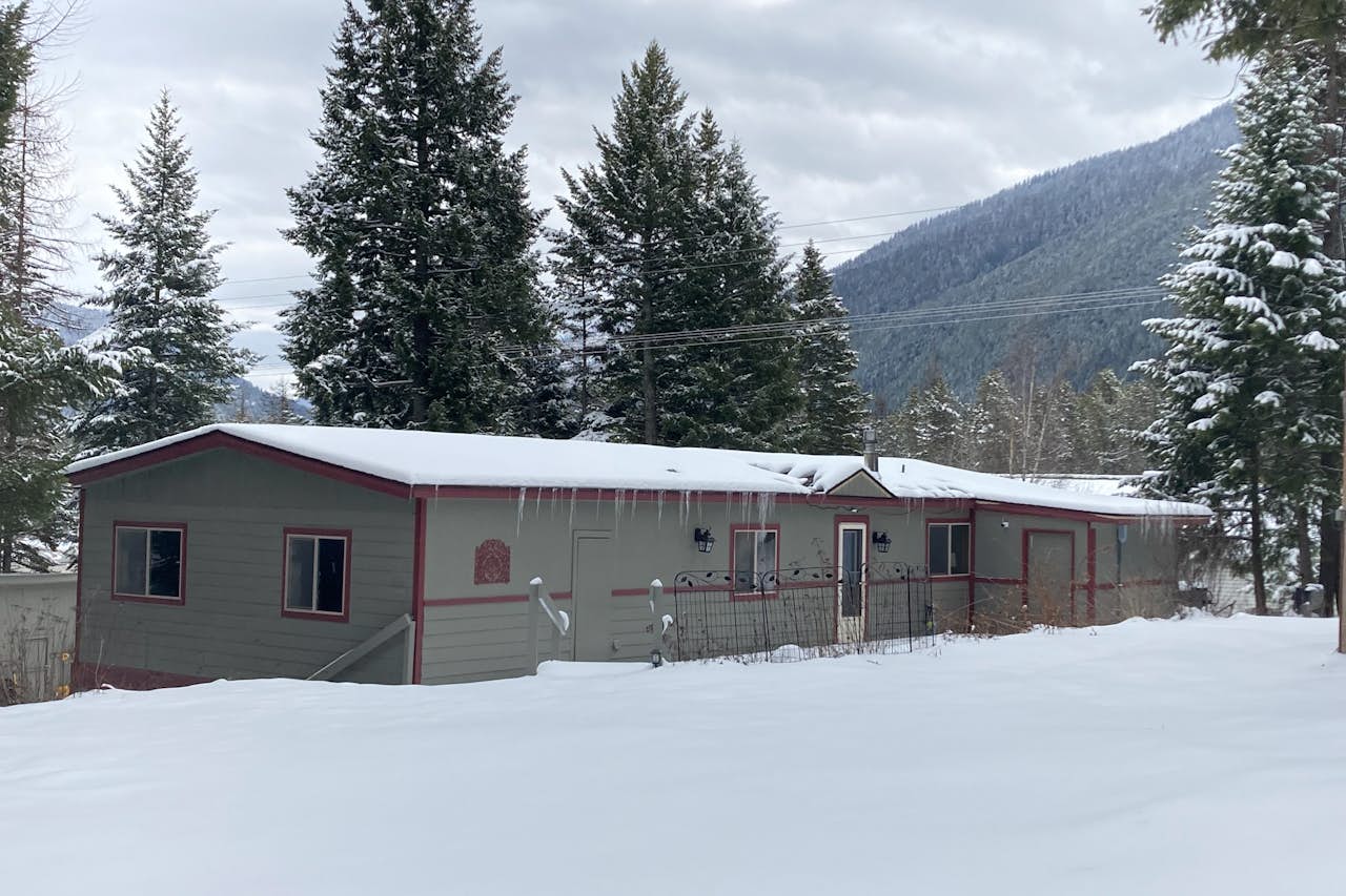 Hungry Horse Hideout 5 BD Hungry Horse, MT Vacation Rental Vacasa