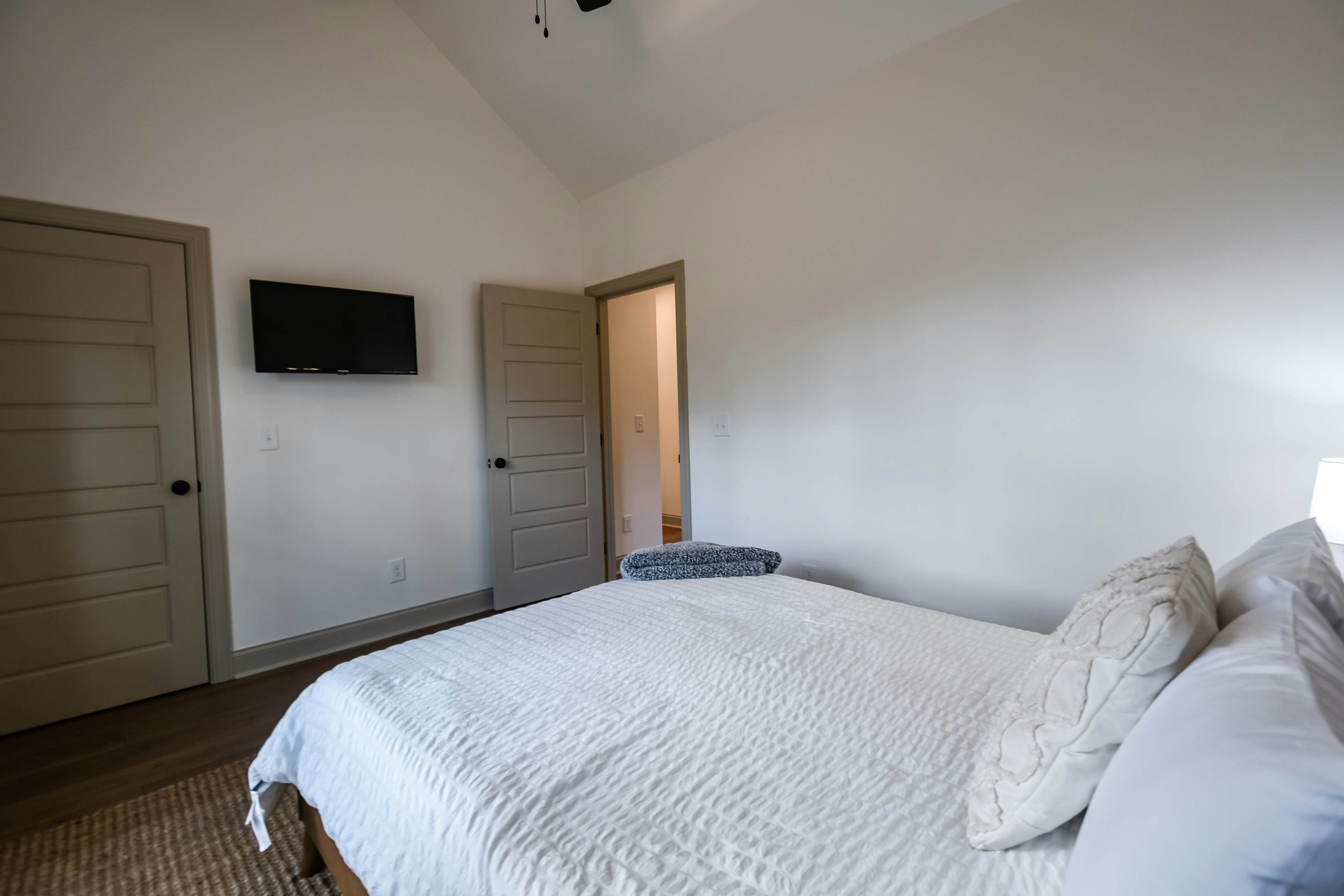 Mountain Peak Lodge - Cabin & Game Room Retreat 