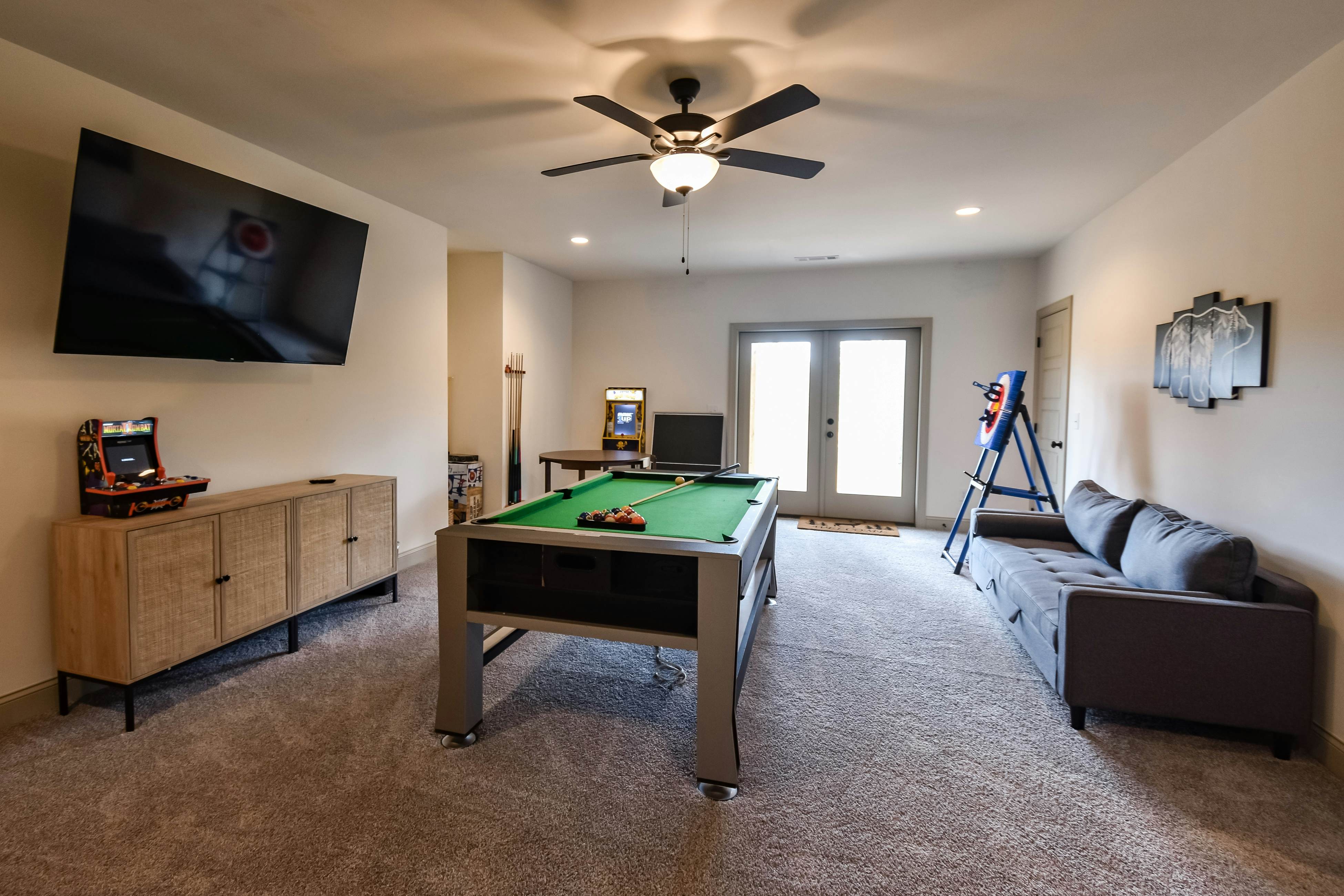 Mountain Peak Lodge - Cabin & Game Room Retreat 