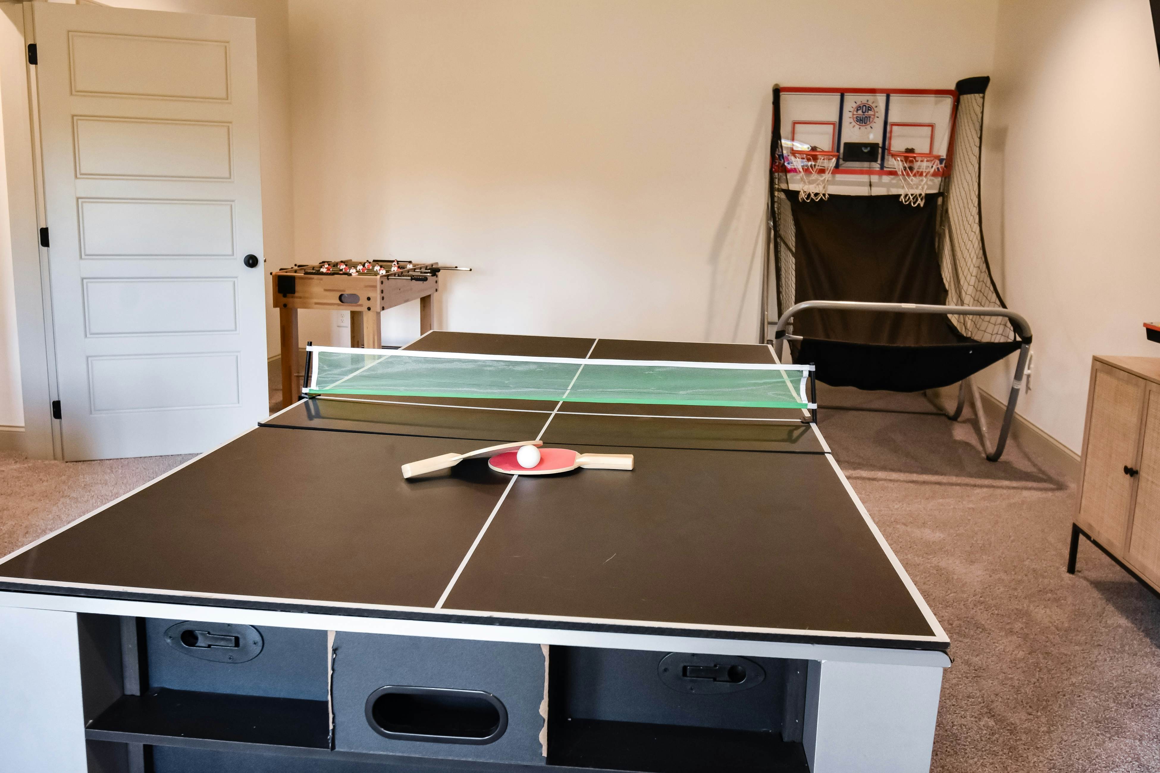 Mountain Peak Lodge - Cabin & Game Room Retreat 