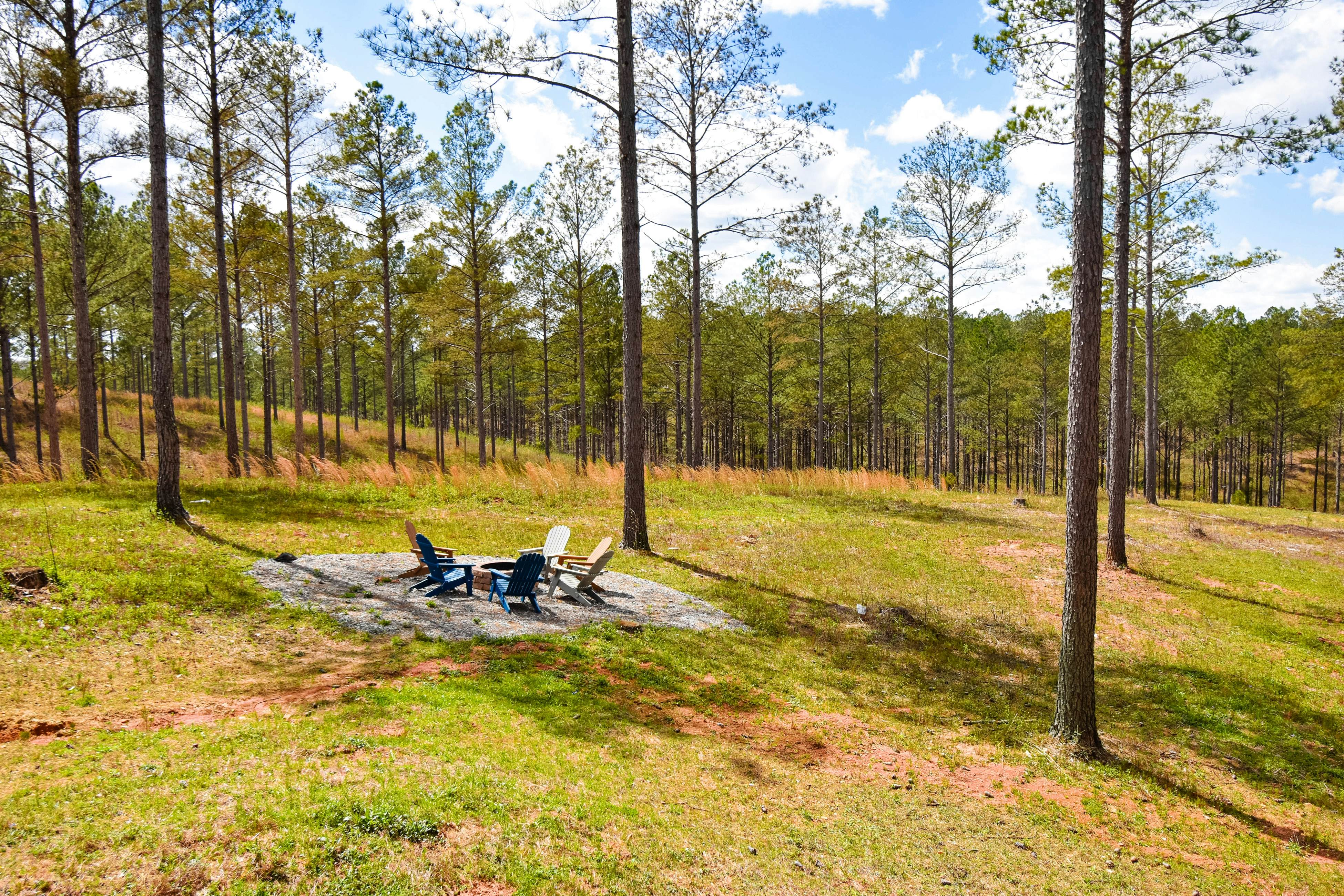 Mountain Peak Lodge - Cabin & Game Room Retreat 