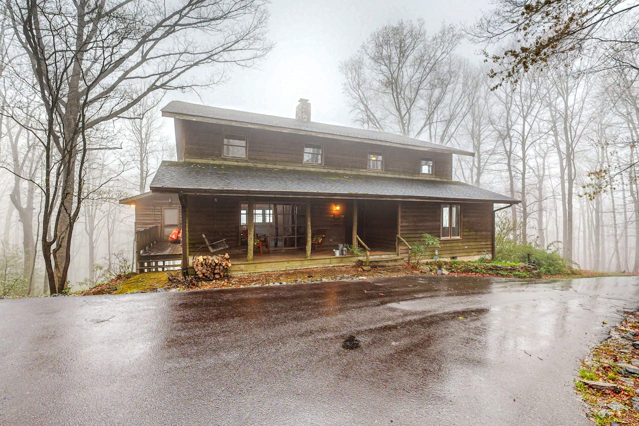 Merrywoode 6 BD Brevard, NC Vacation Rental Vacasa