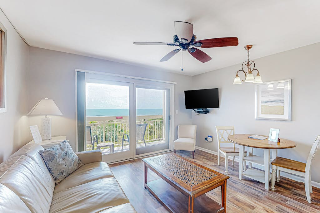 Condo with Coligny Beach views, outdoor pool, beach access, balcony, W/D, & AC — Hilton Head, SC — vacation rental