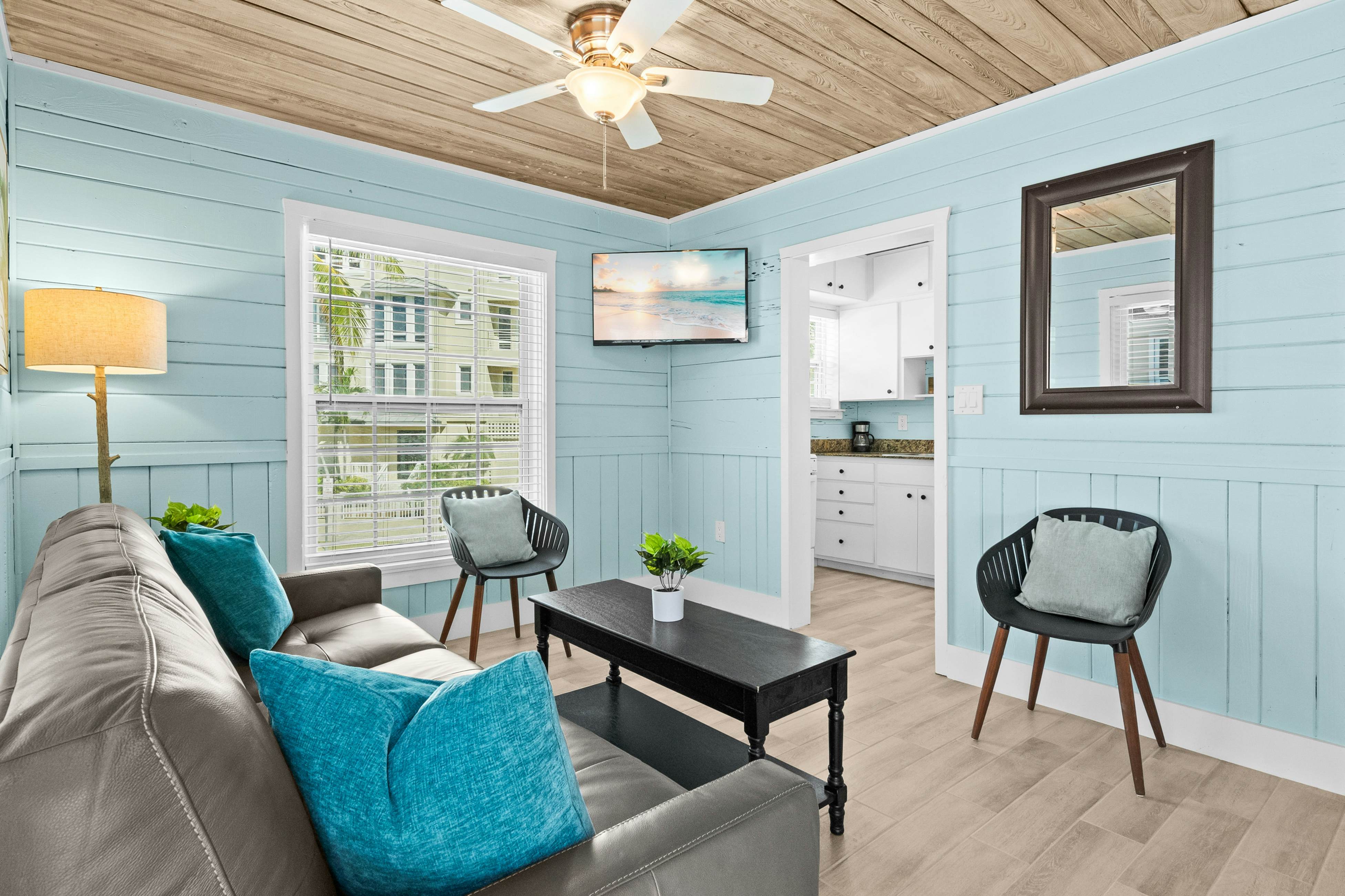 Parrot Beach Cottages Suite #3