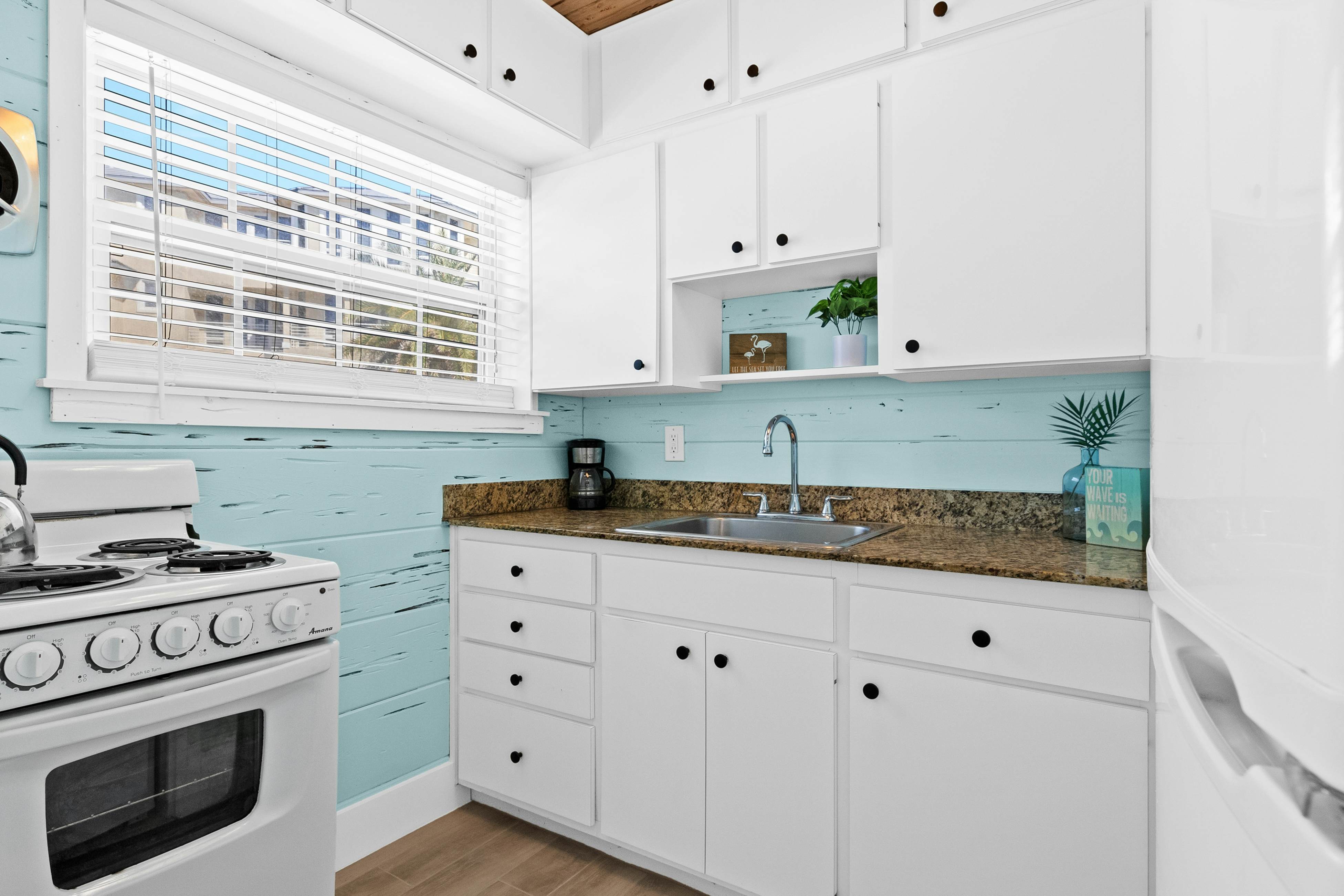 Parrot Beach Cottages Suite #3