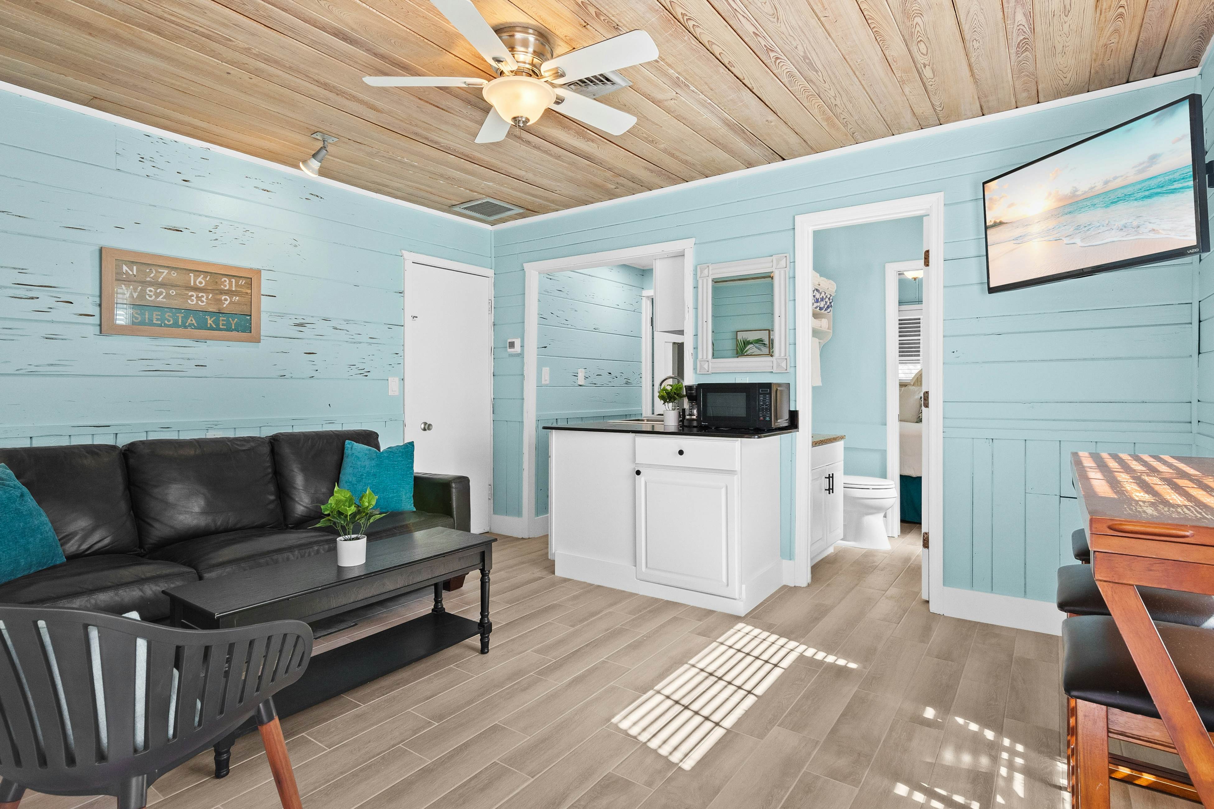 Parrot Beach Cottages Suite #4