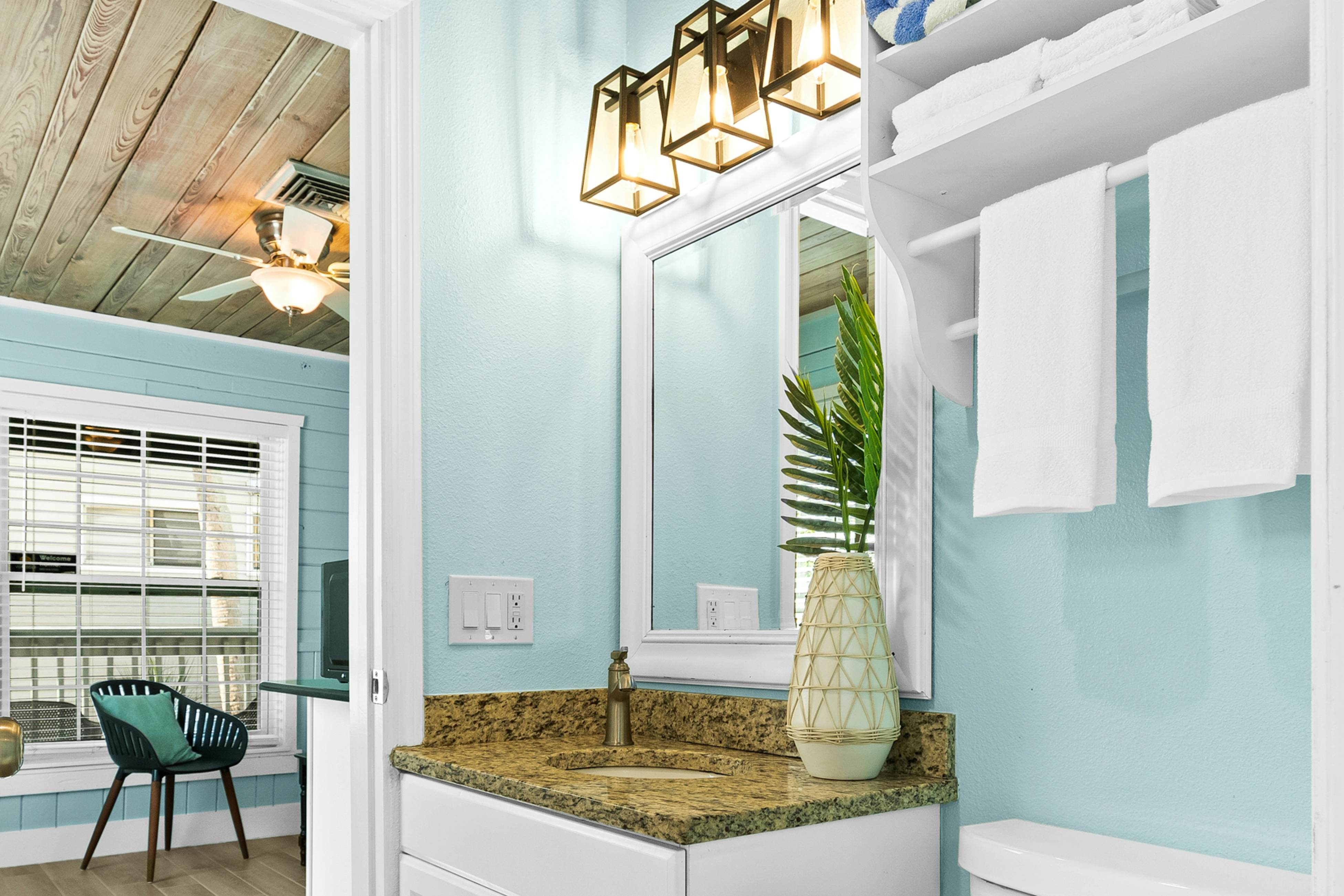 Parrot Beach Cottages Suite #4