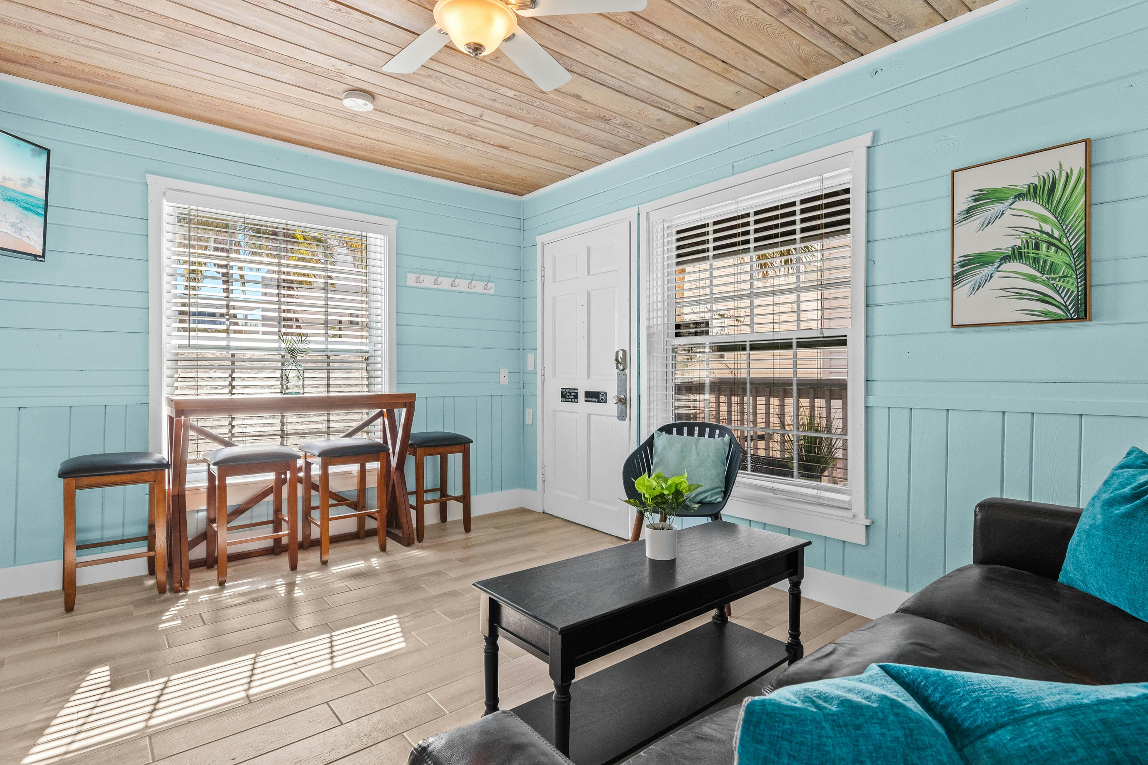 Parrot Beach Cottages Suite #4