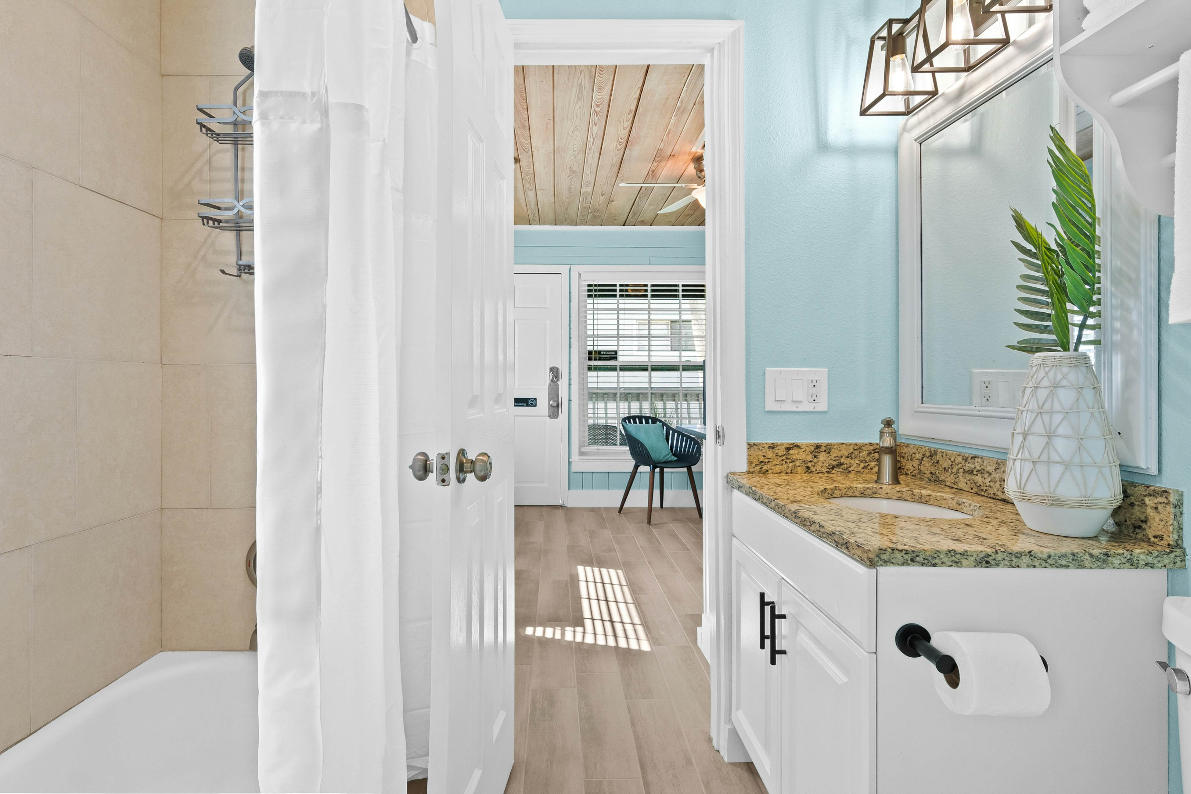 Parrot Beach Cottages Suite #4