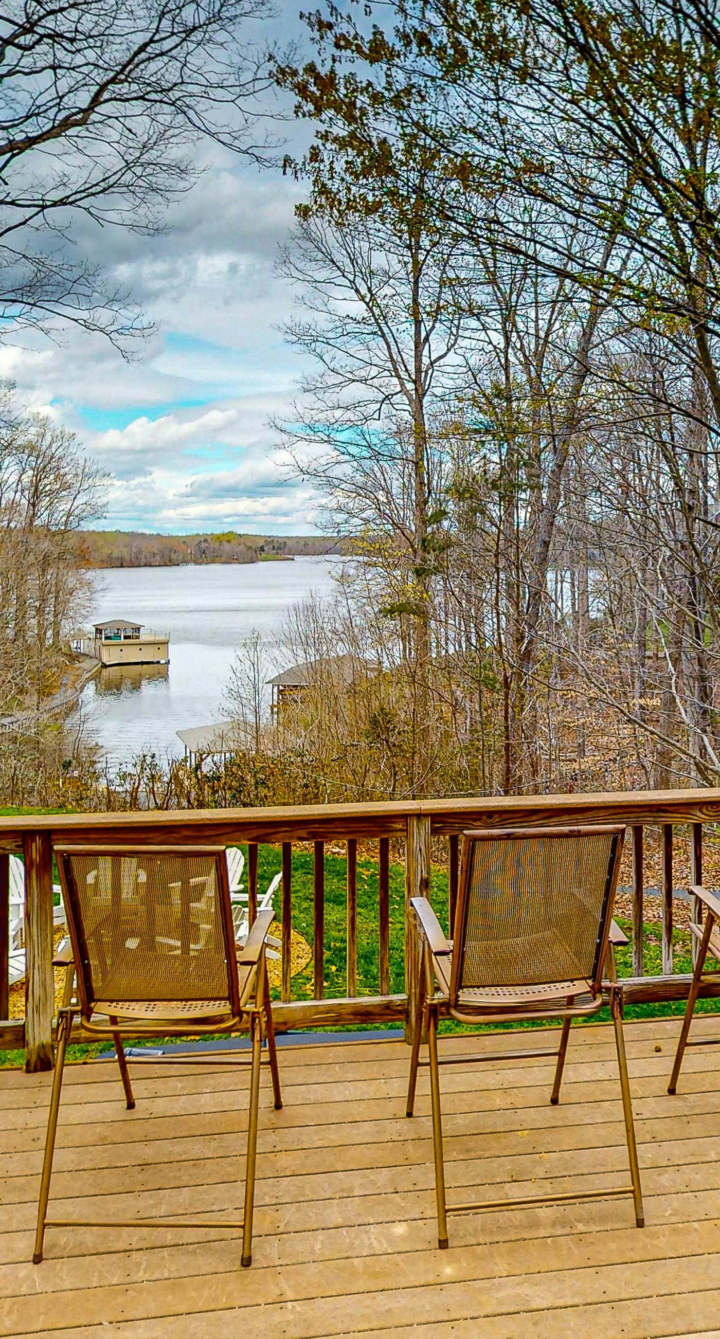 The Overlook Lake Retreat