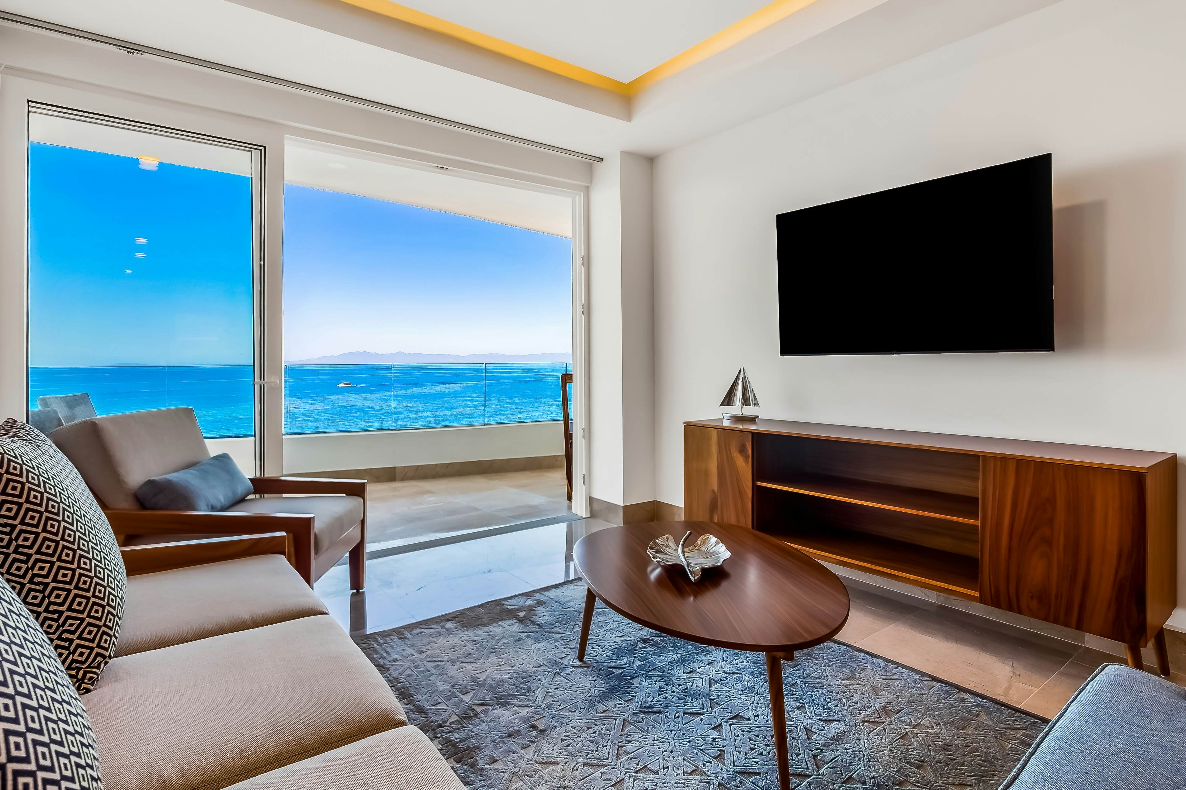 Blue Horizon 902 at Residences