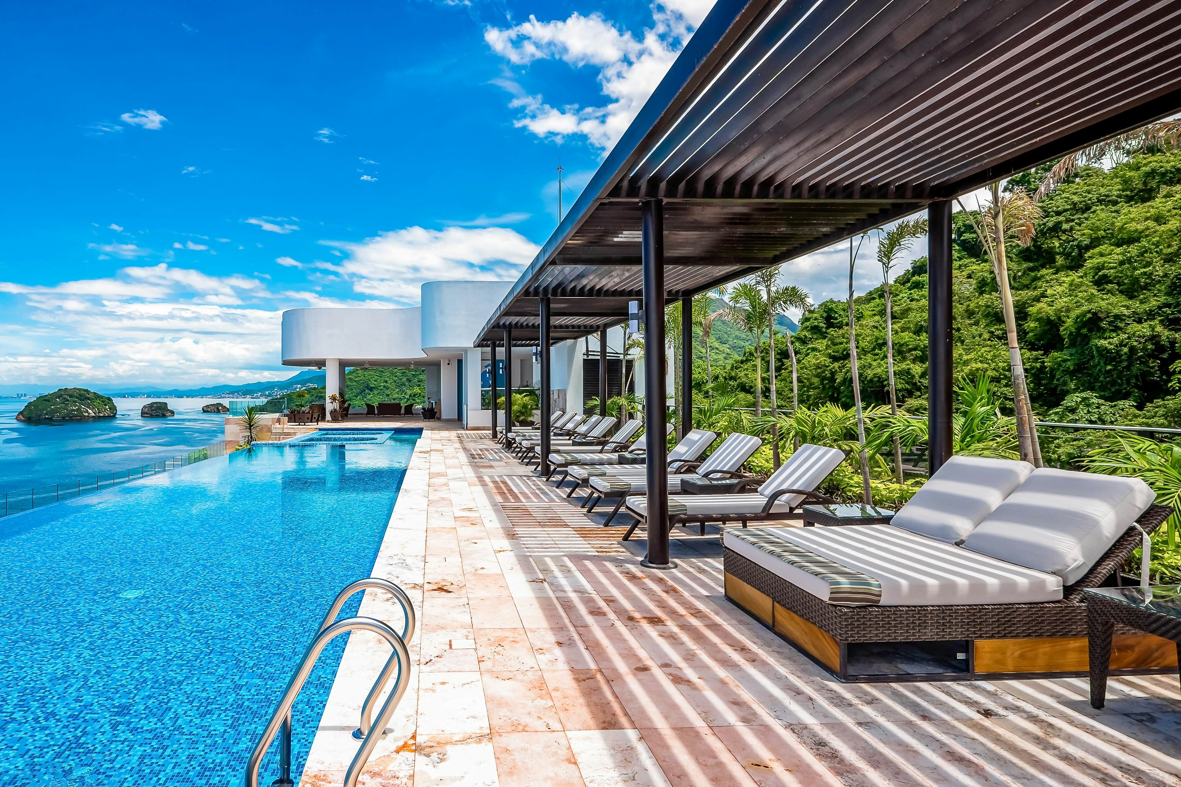 Blue Horizon 902 at Residences