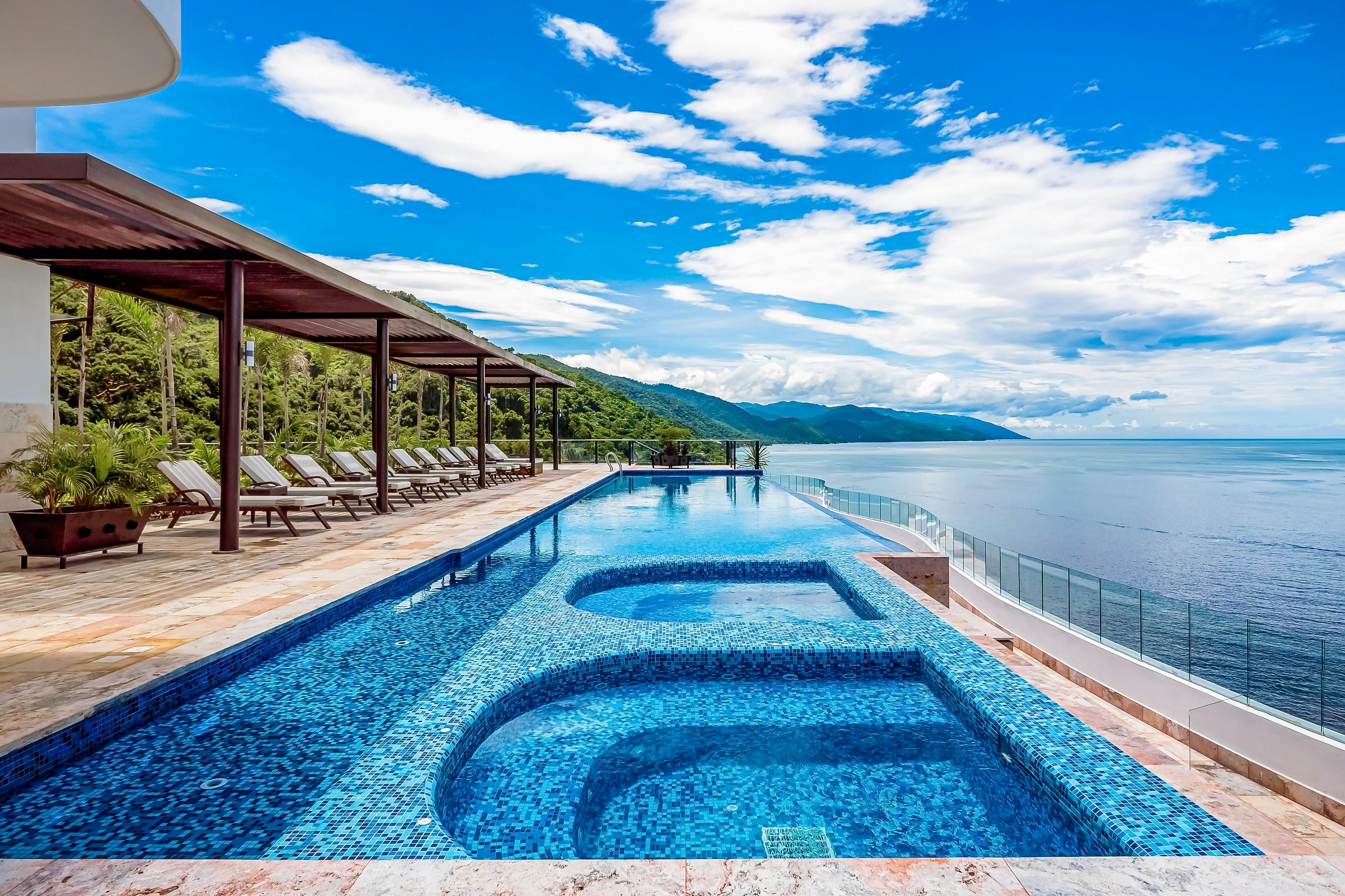 Blue Horizon 902 at Residences