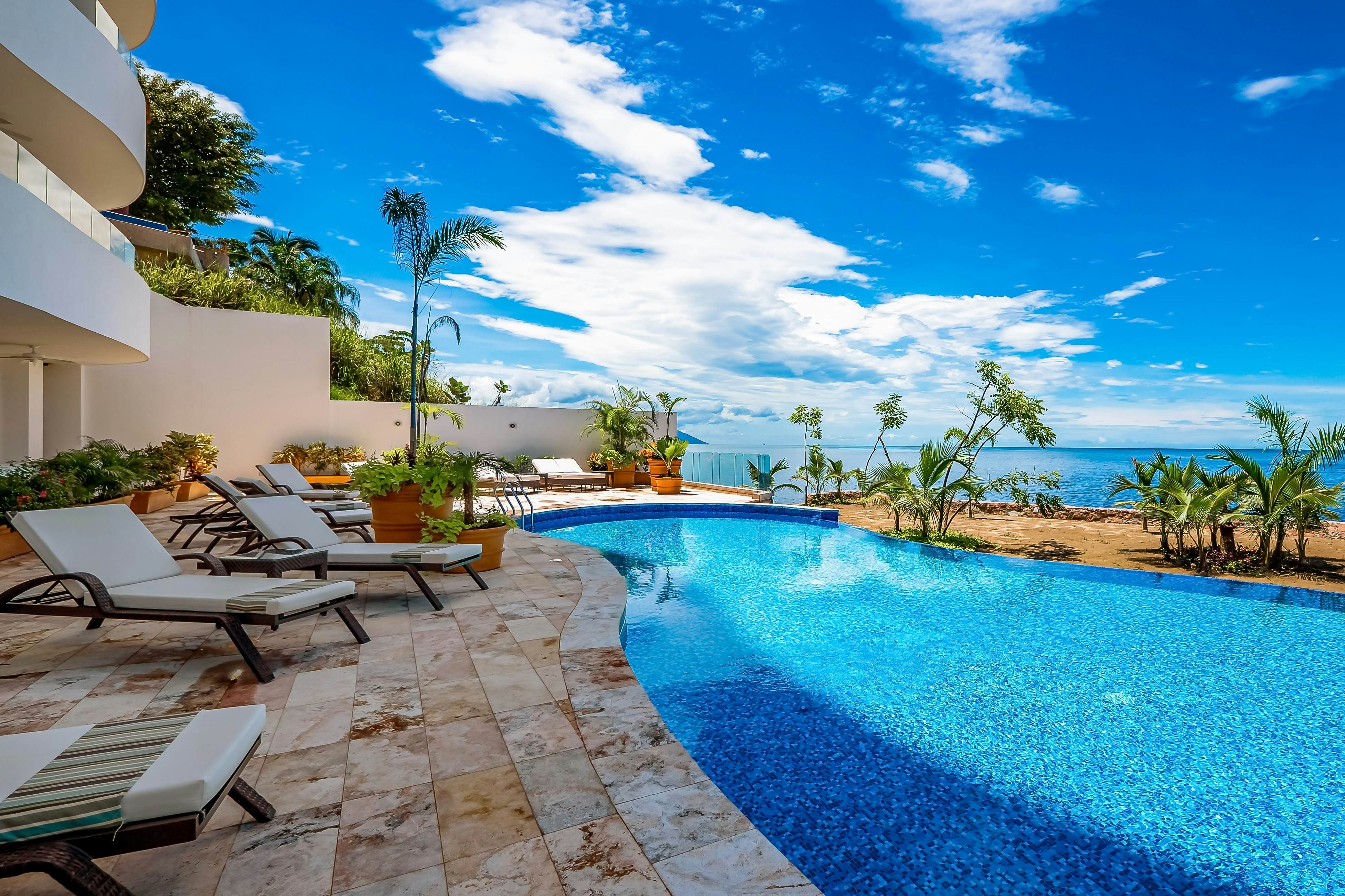 Blue Horizon 902 at Residences