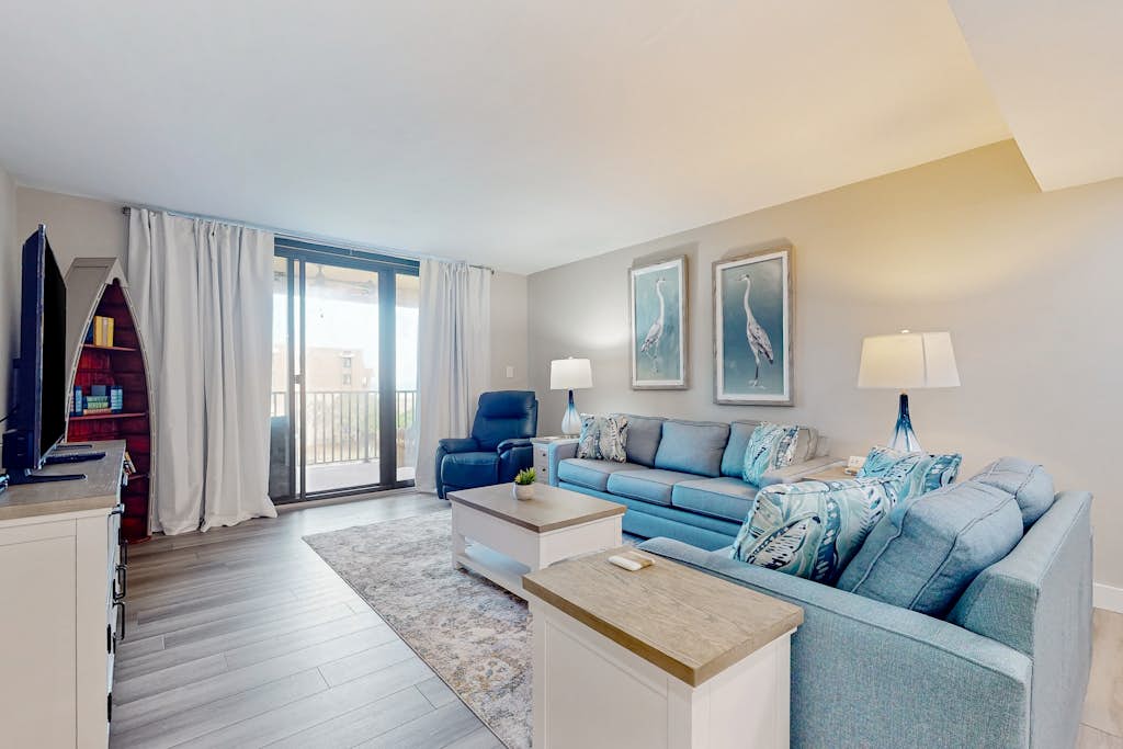 Ocean view condo at beachfront resort with pool, hot tub, pickleball & tennis — Hilton Head, SC — vacation rental