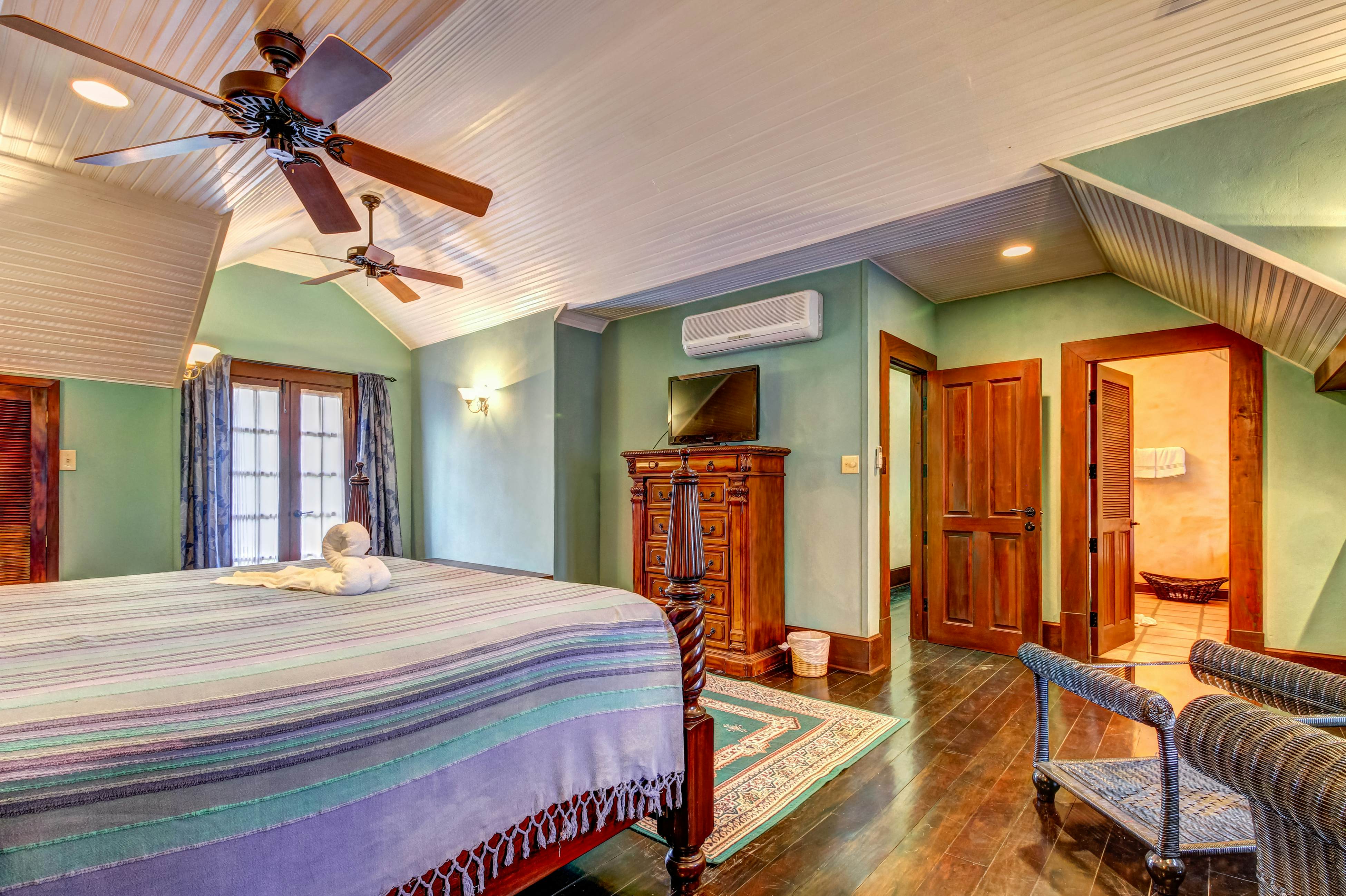 Toucan Suite at Mahogany Hall -Gold Standard Certified