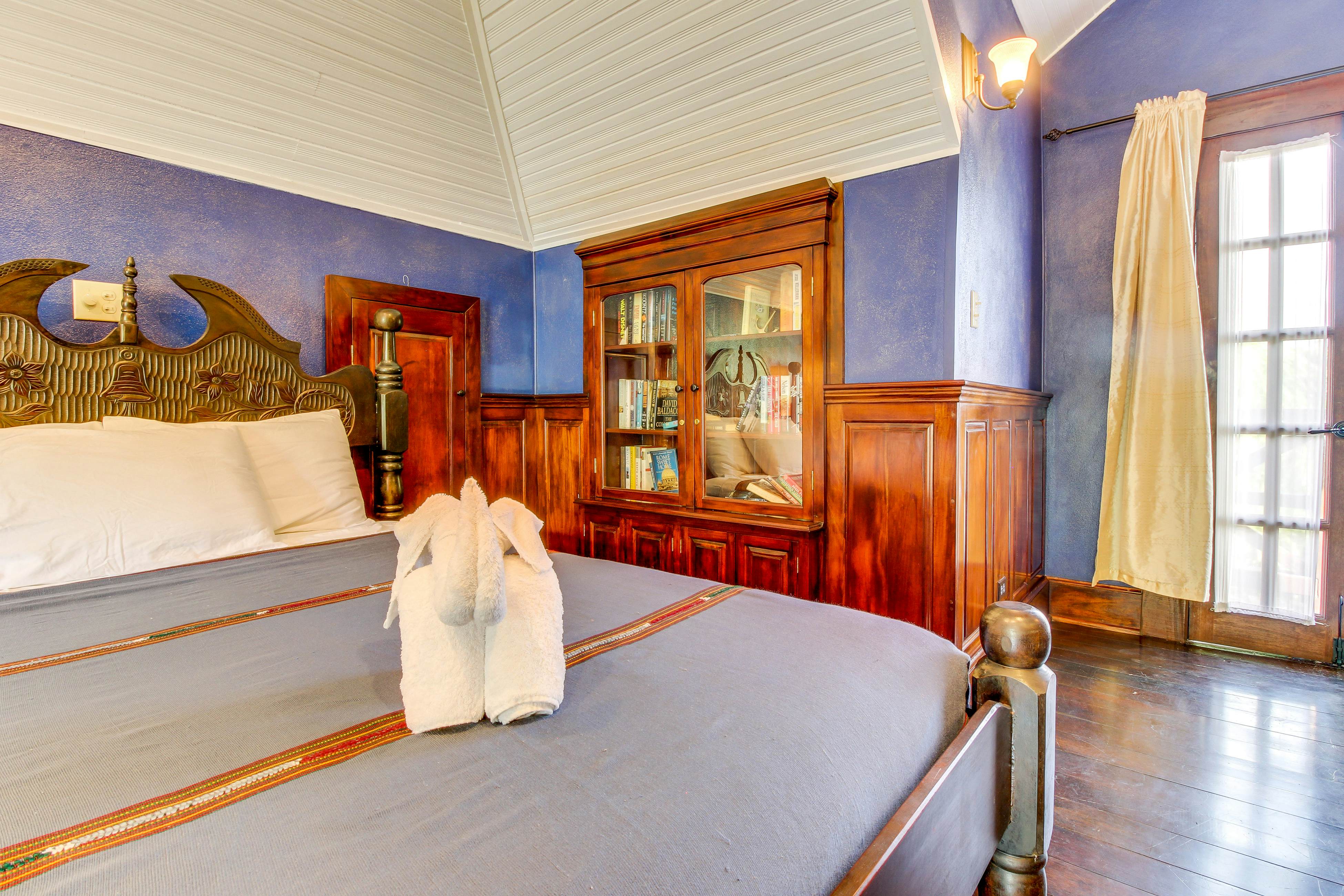 Crow's Nest Suite at Mahogany Hall -Gold Standard Certified