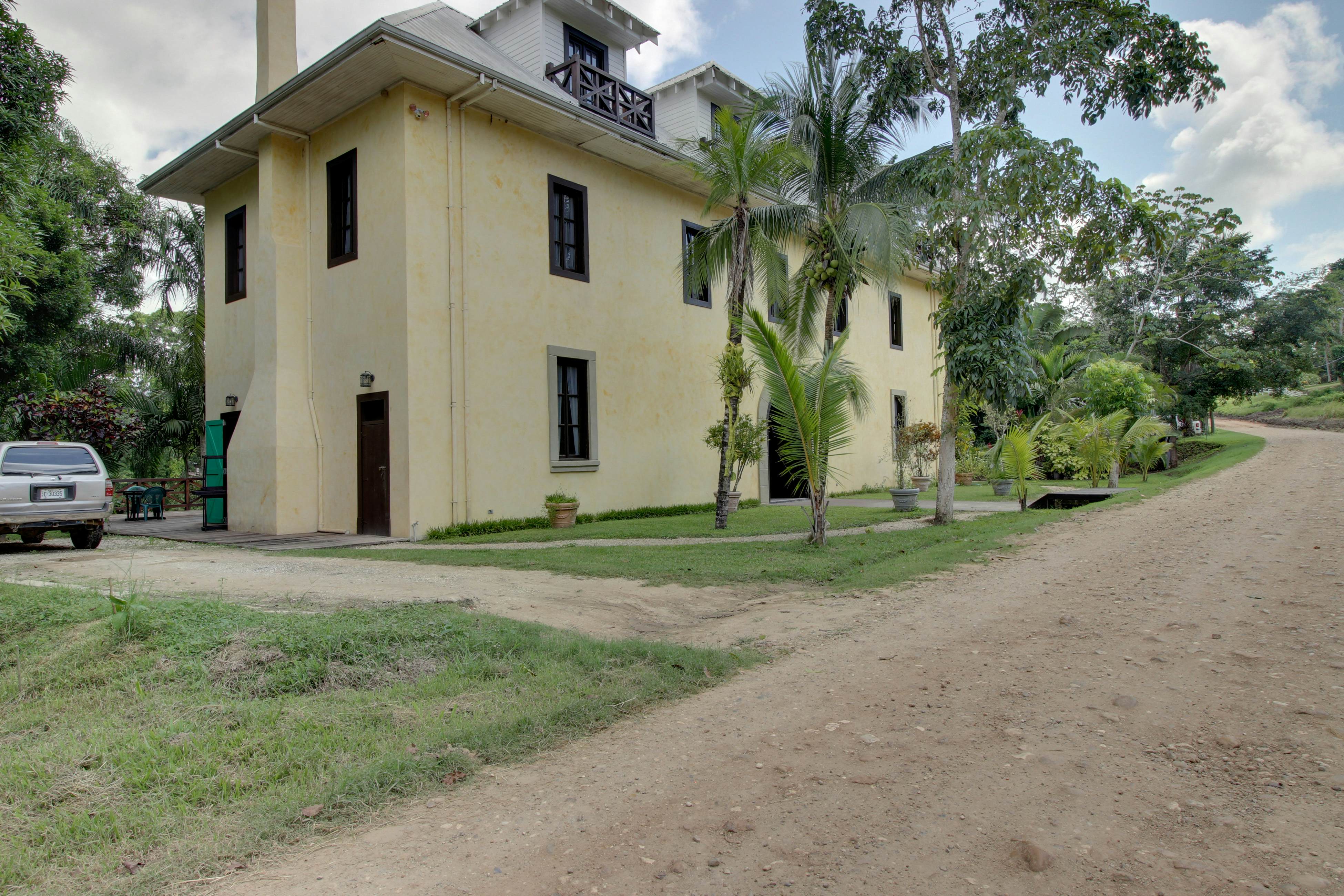 Parrot Room at Mahogany Hall -Gold Standard Certified