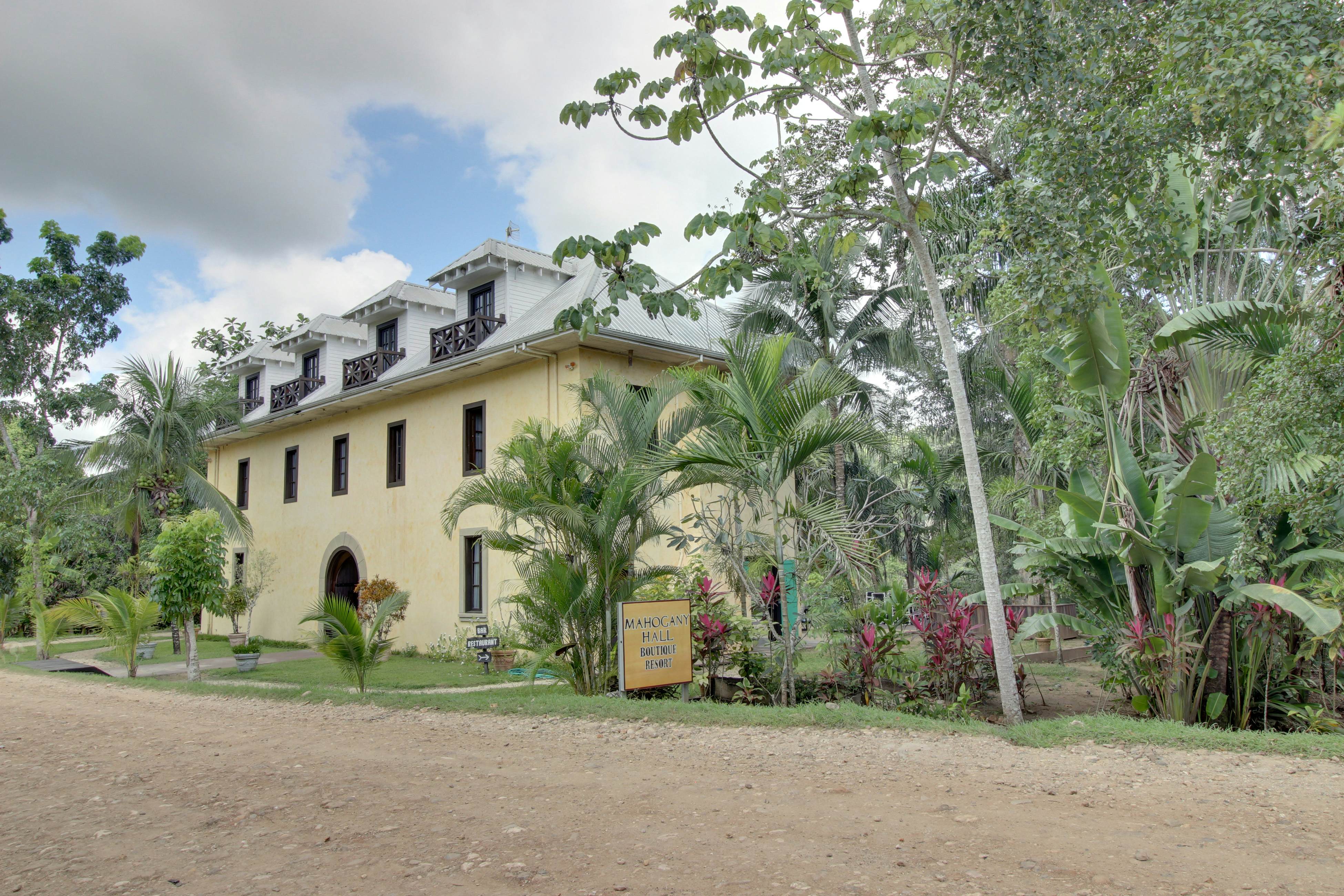 Parrot Room at Mahogany Hall -Gold Standard Certified