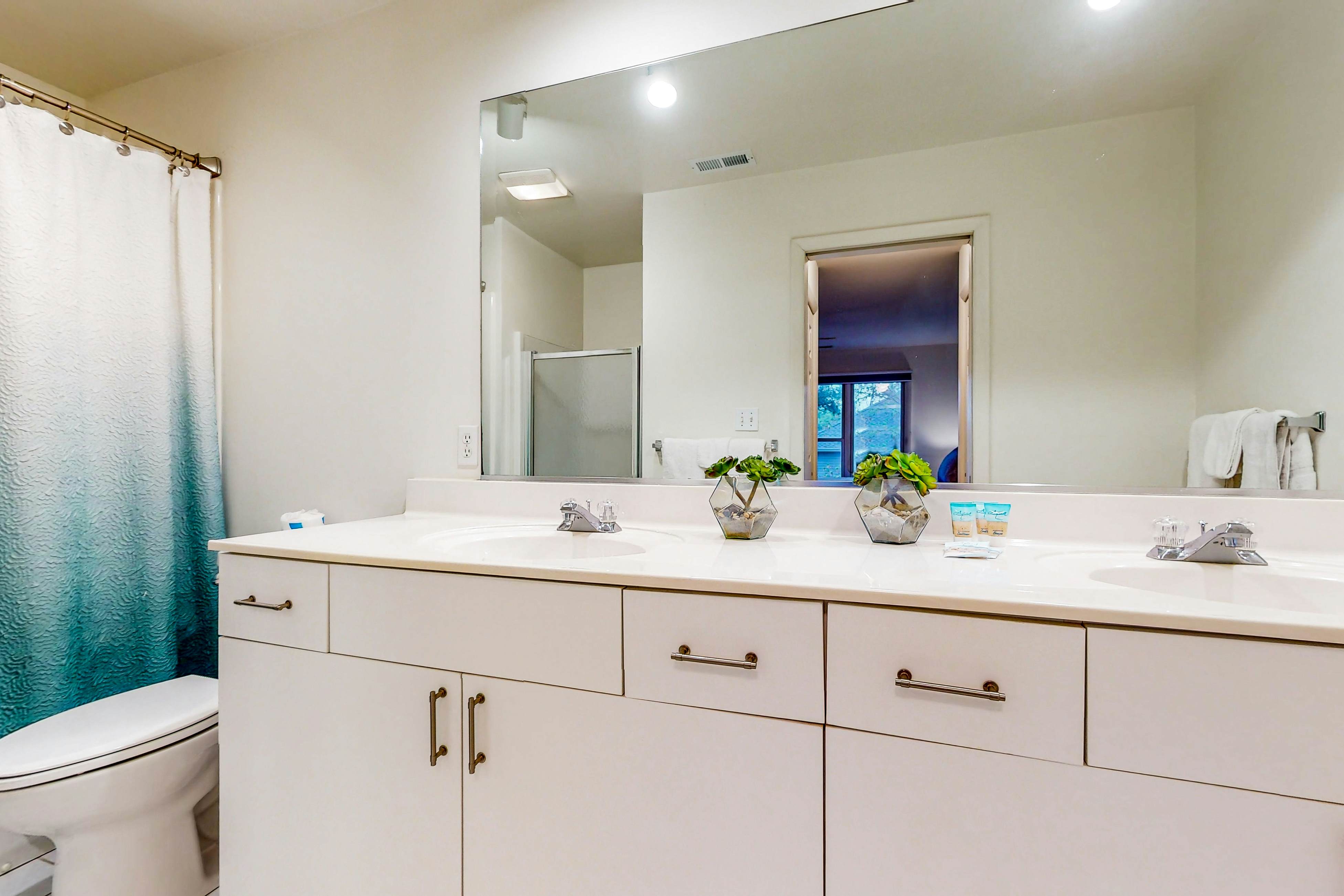 Sea Colony - 53033 Lakeshore Dr