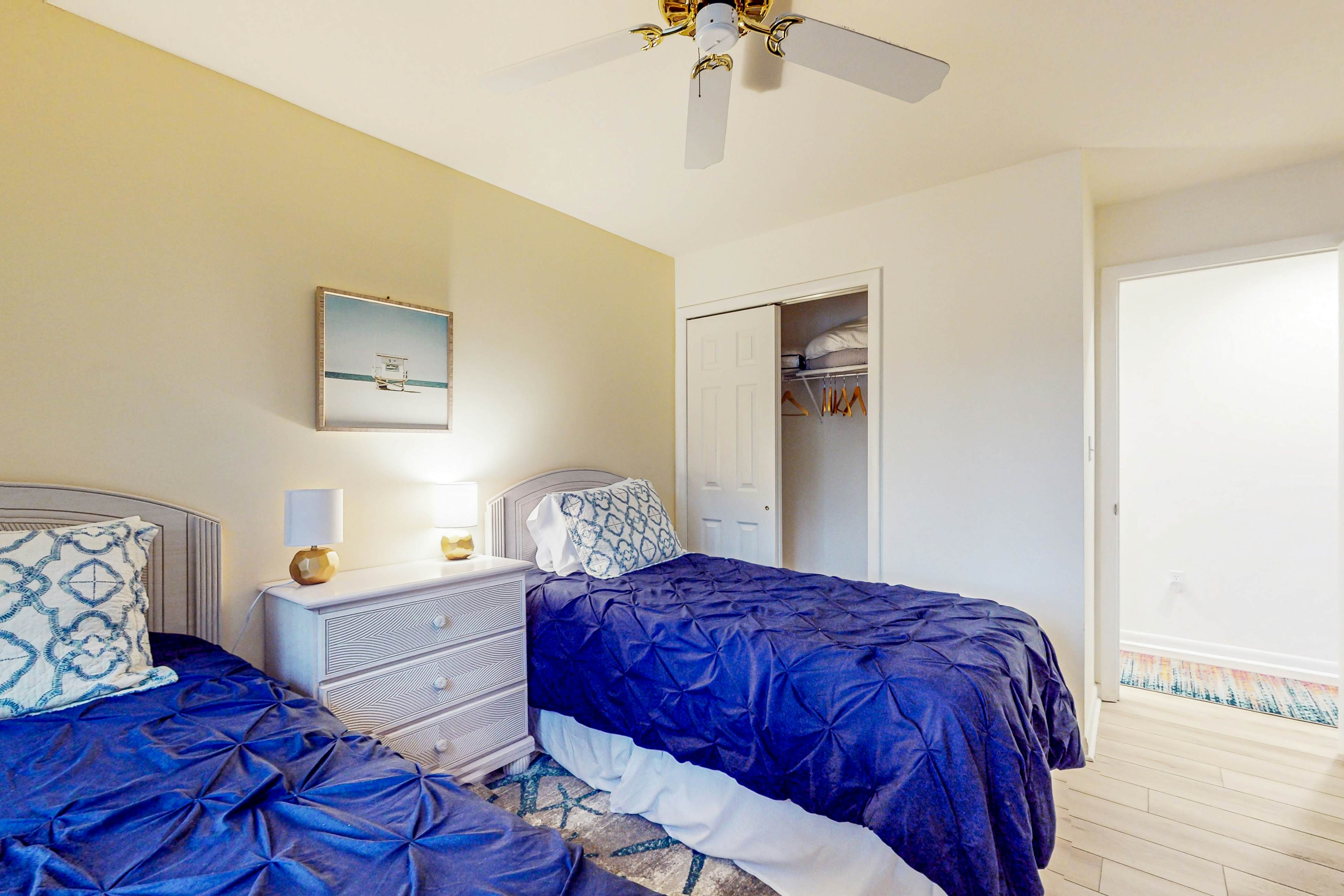 Sea Colony - 53033 Lakeshore Dr