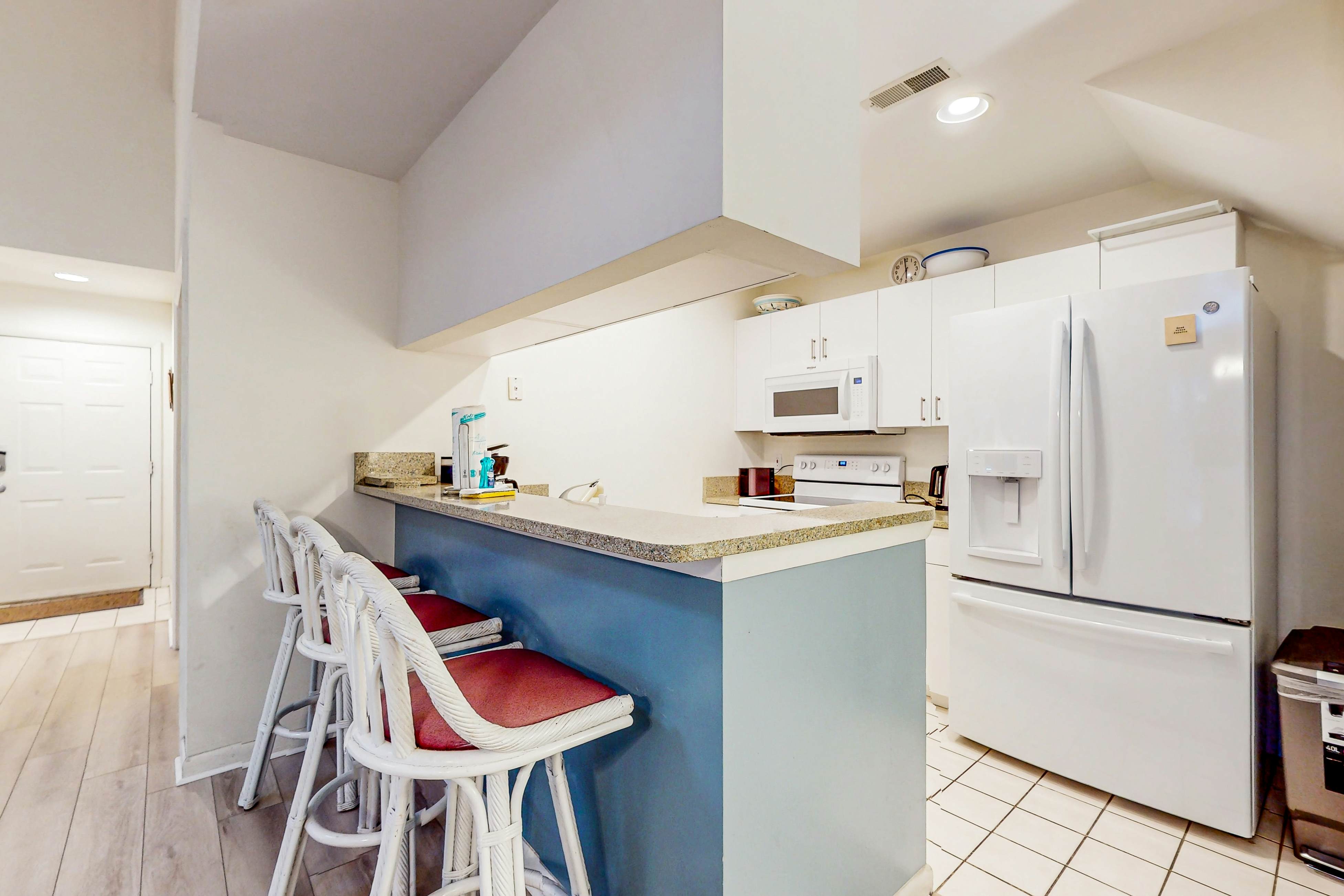 Sea Colony - 53033 Lakeshore Dr