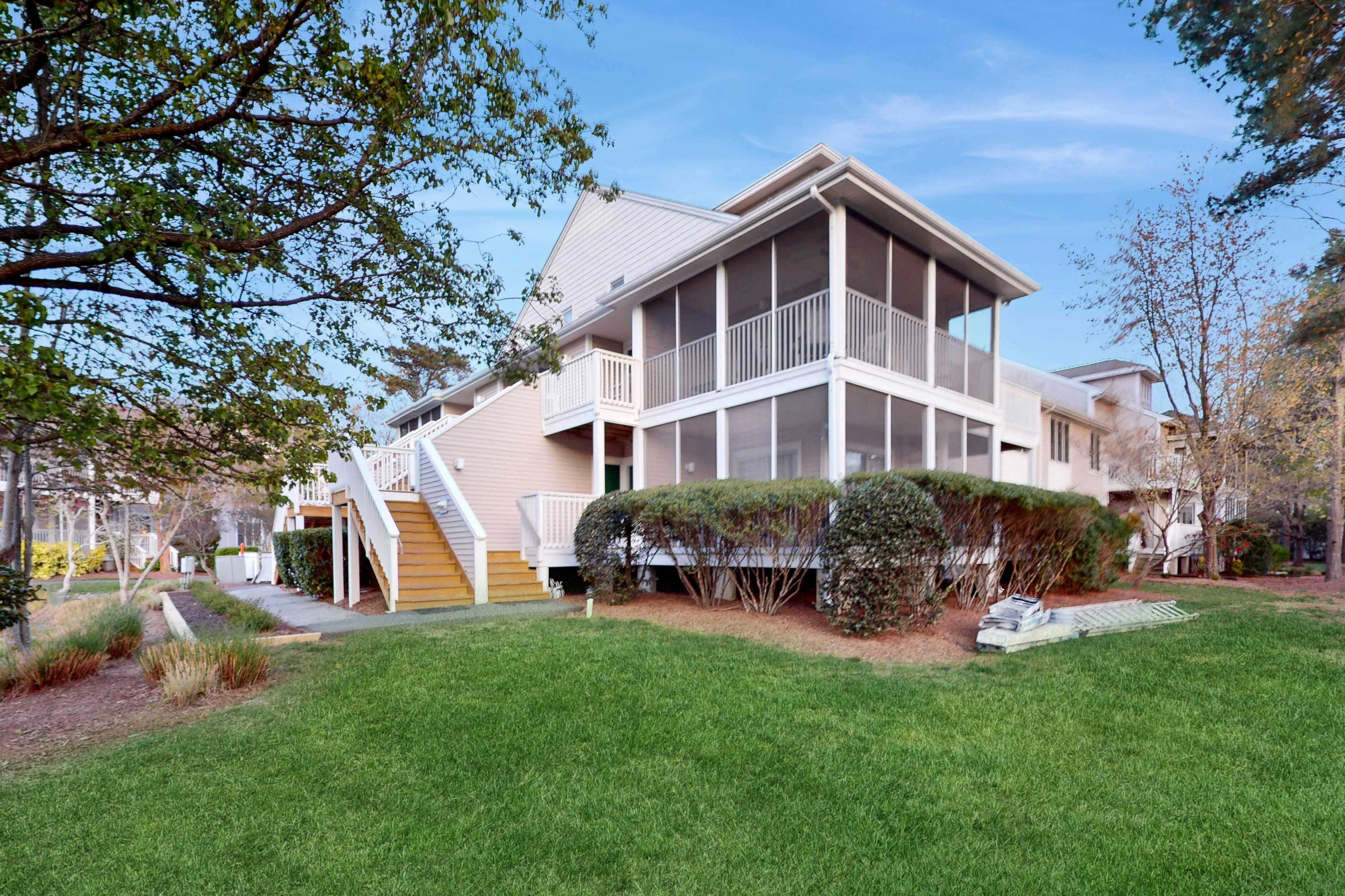 Sea Colony - 53033 Lakeshore Dr