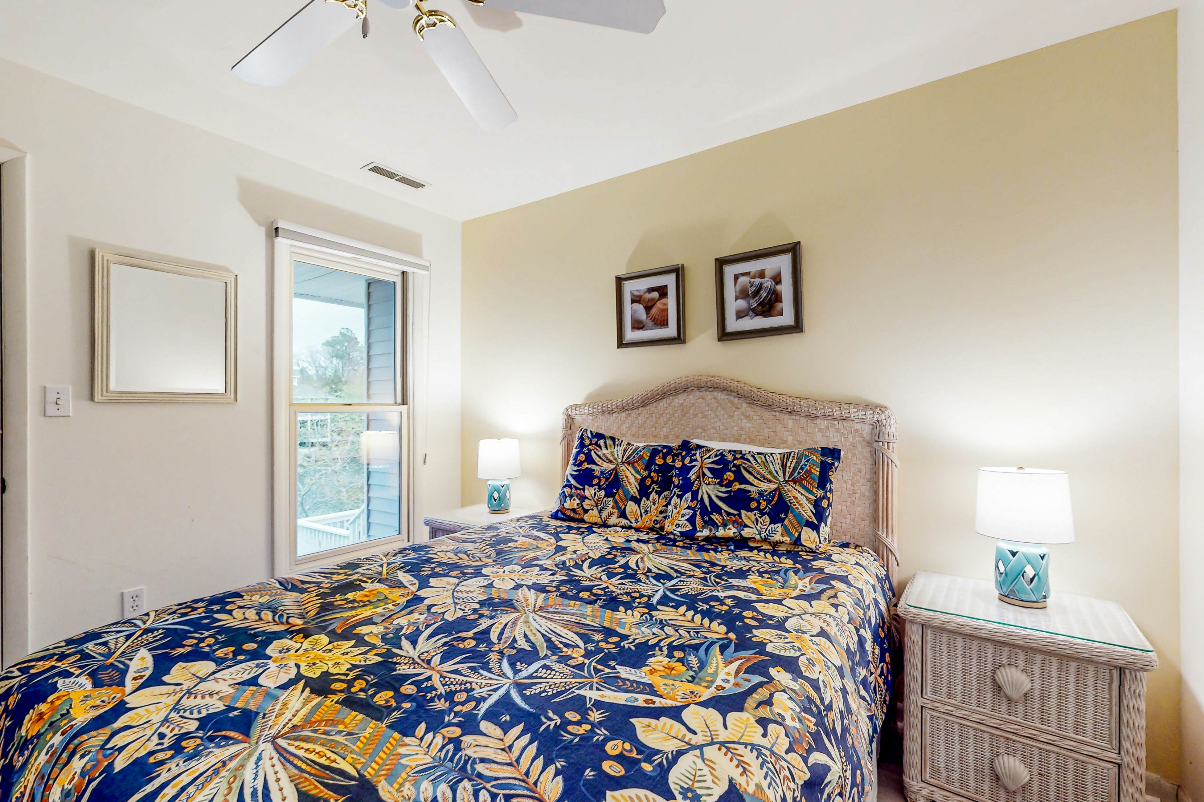 Sea Colony - 53033 Lakeshore Dr