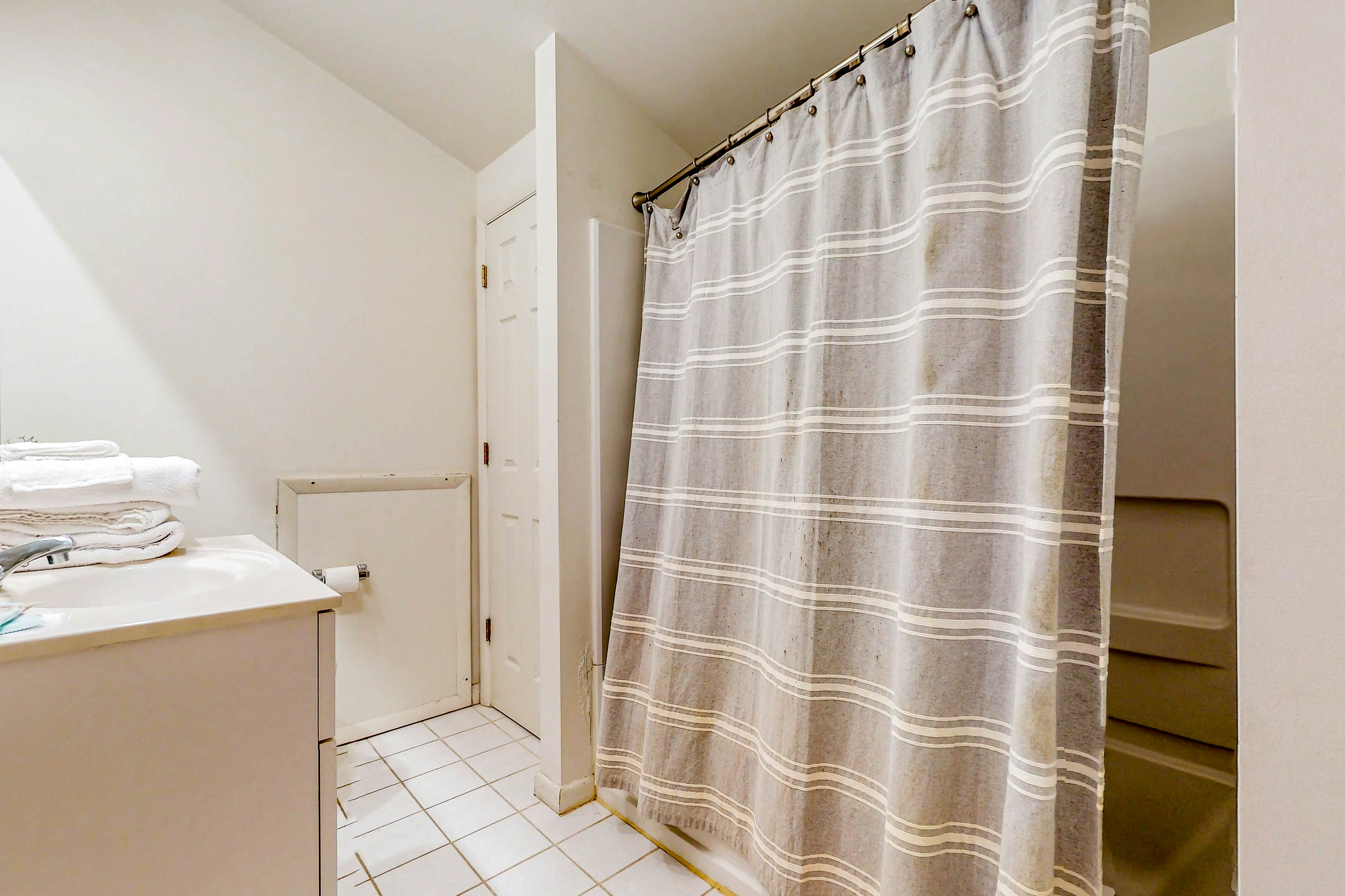 Sea Colony - 53033 Lakeshore Dr