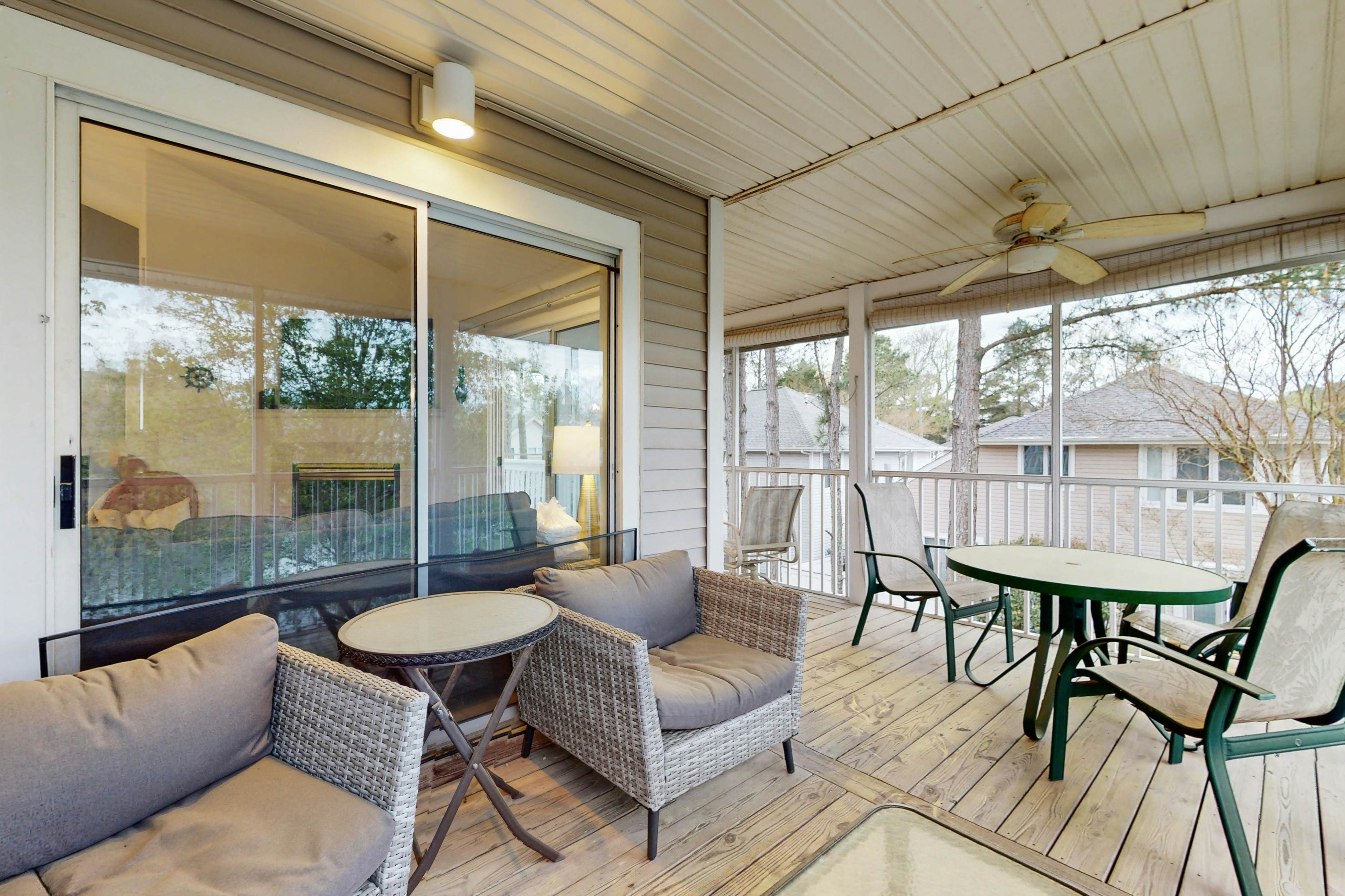 Sea Colony - 53033 Lakeshore Dr