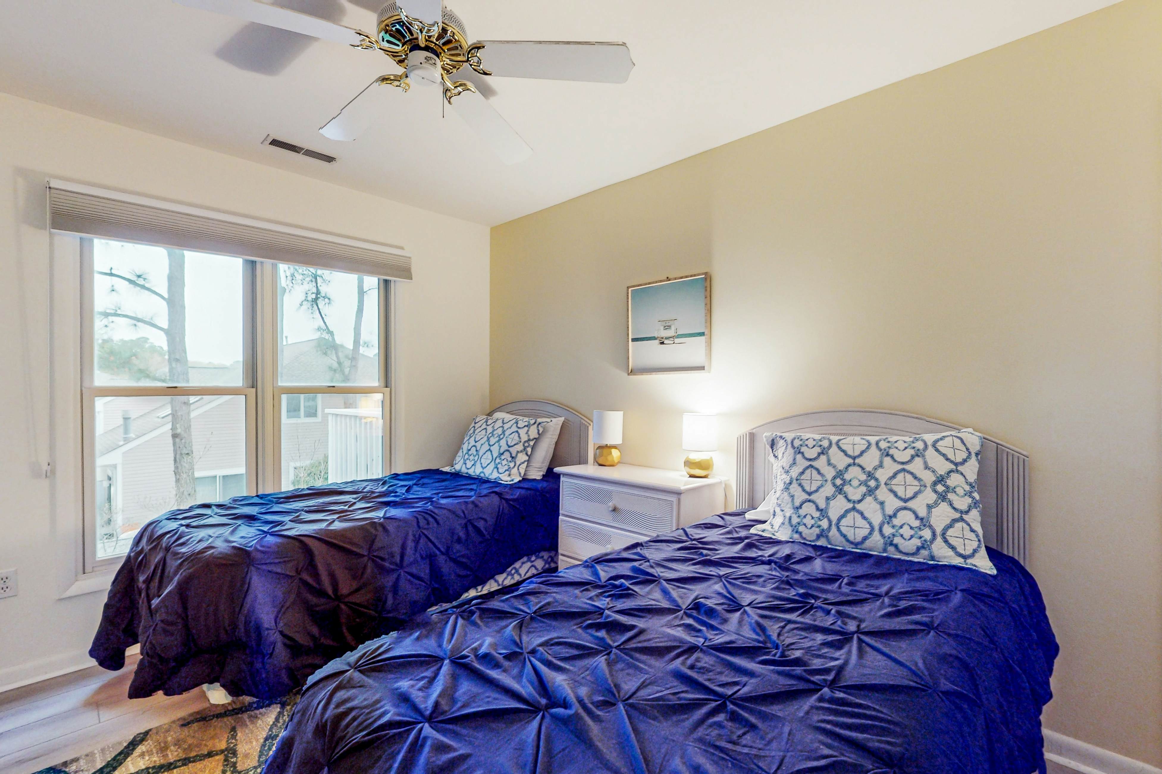 Sea Colony - 53033 Lakeshore Dr