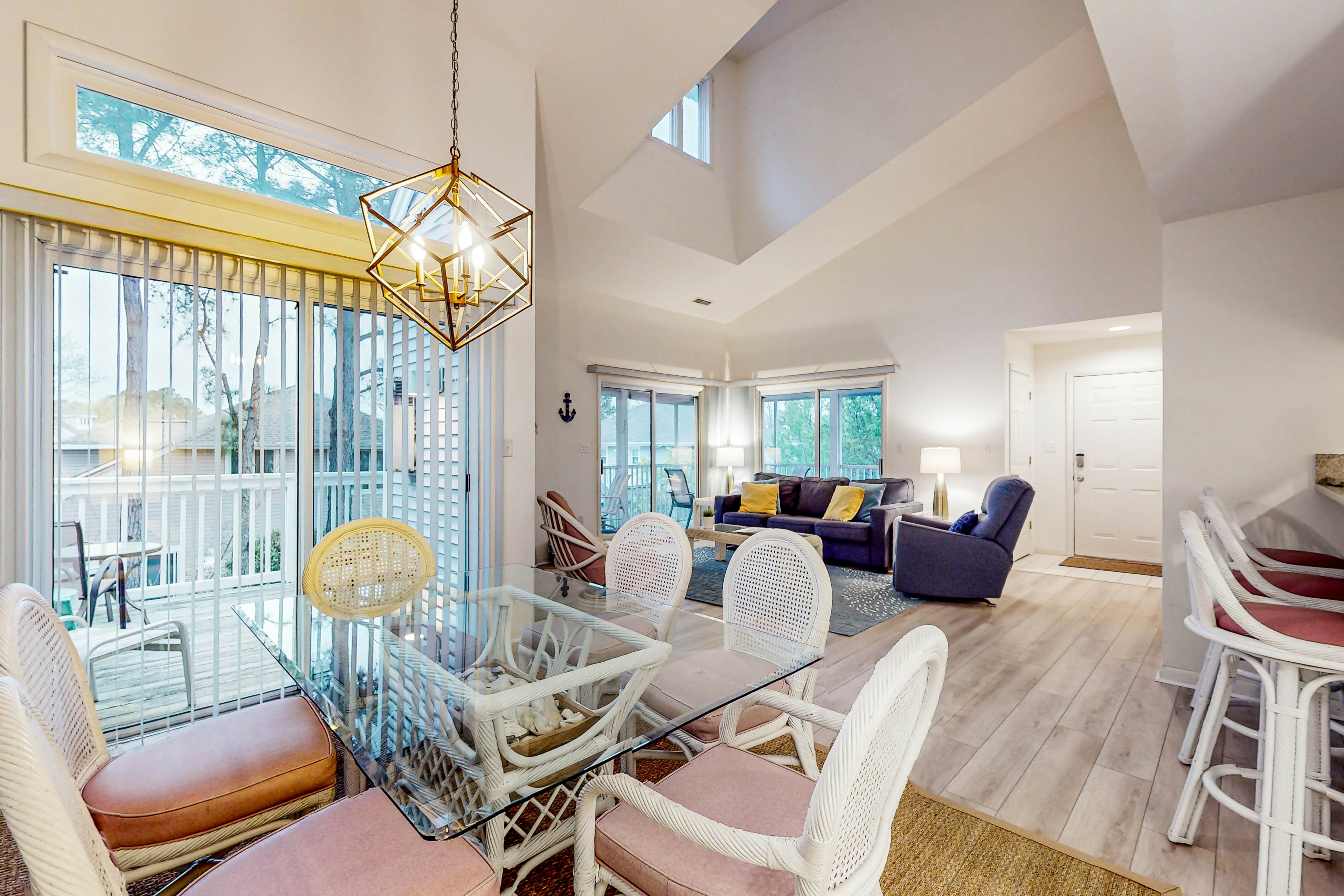 Sea Colony - 53033 Lakeshore Dr