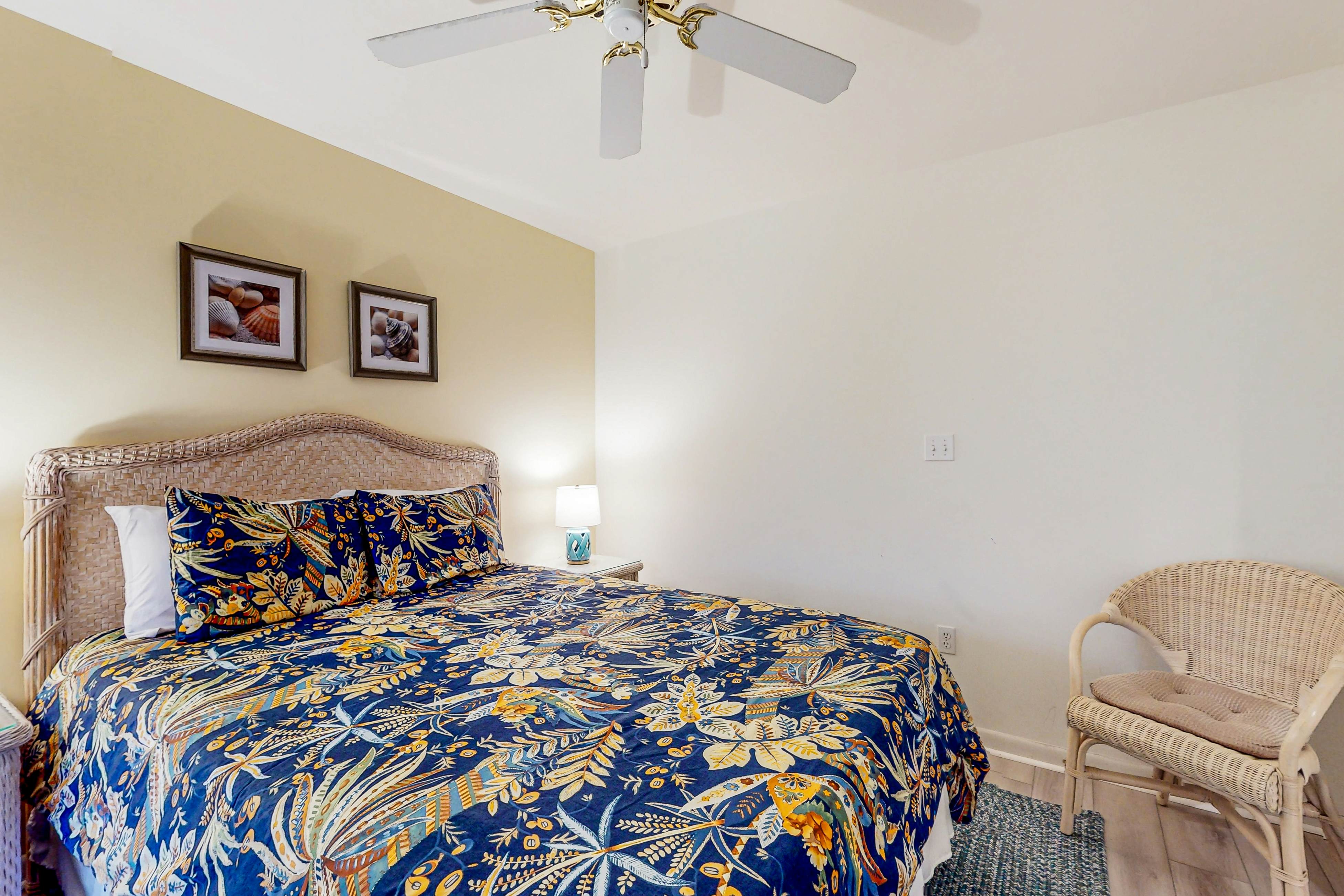 Sea Colony - 53033 Lakeshore Dr