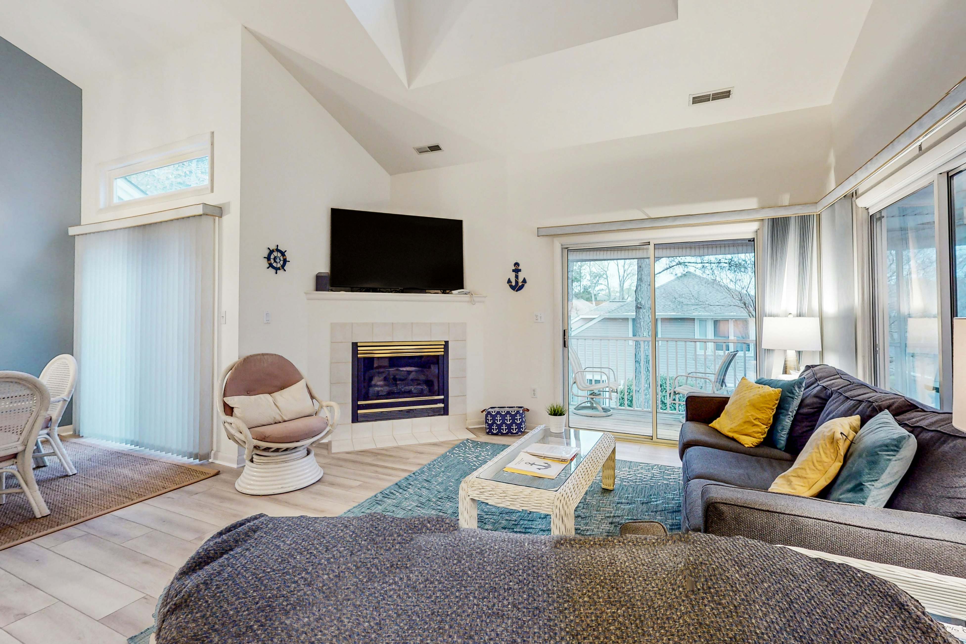 Sea Colony - 53033 Lakeshore Dr