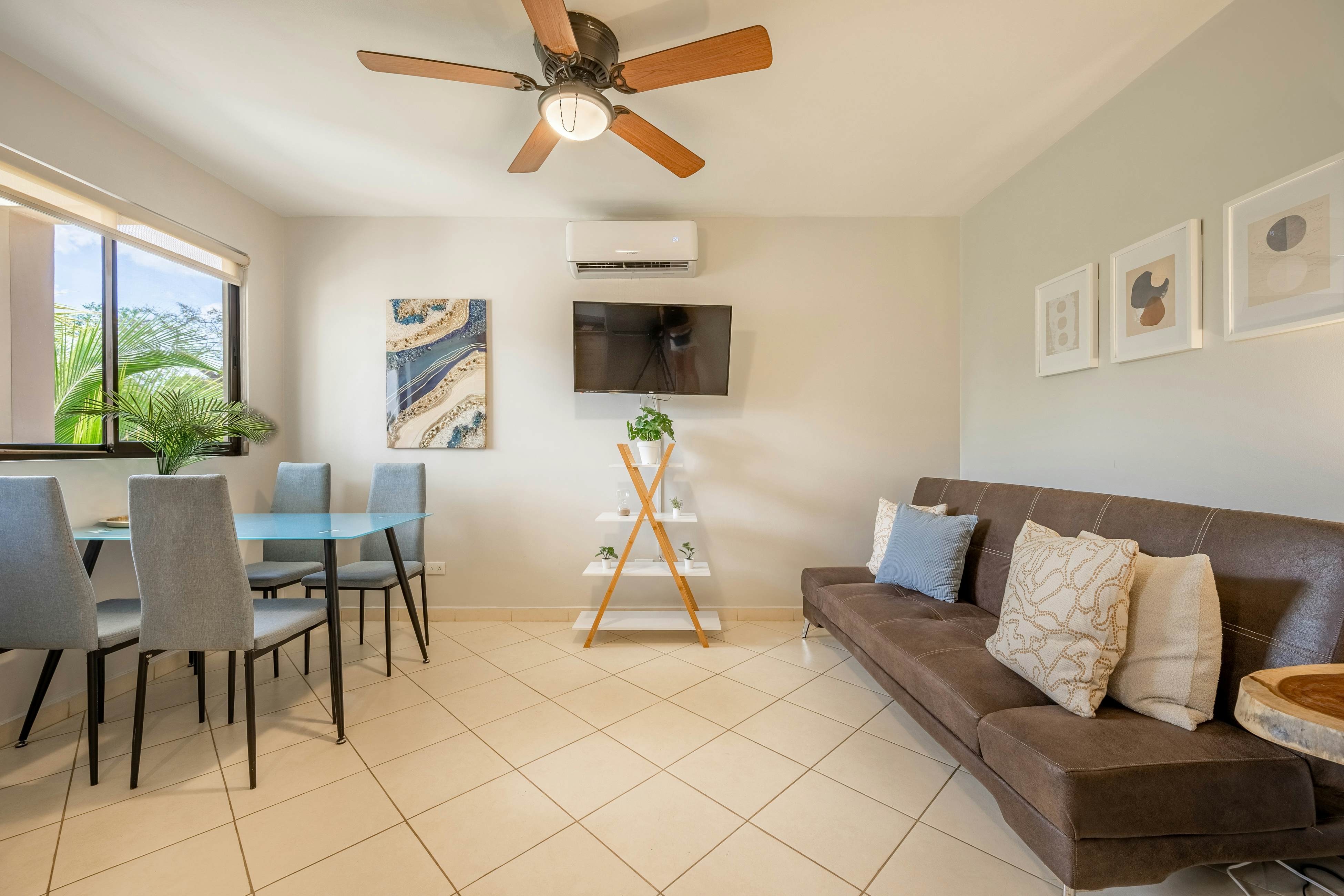 Coco Bliss at Flor de Limón 