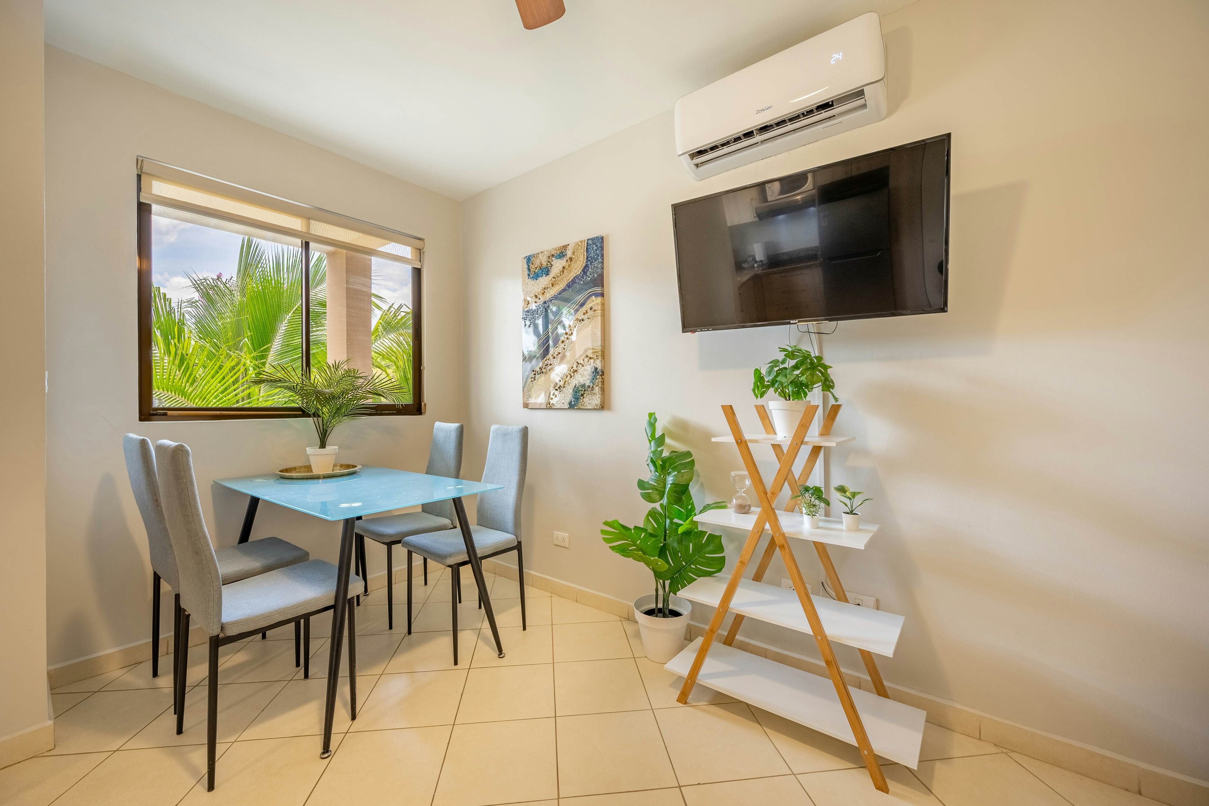 Coco Bliss at Flor de Limón 