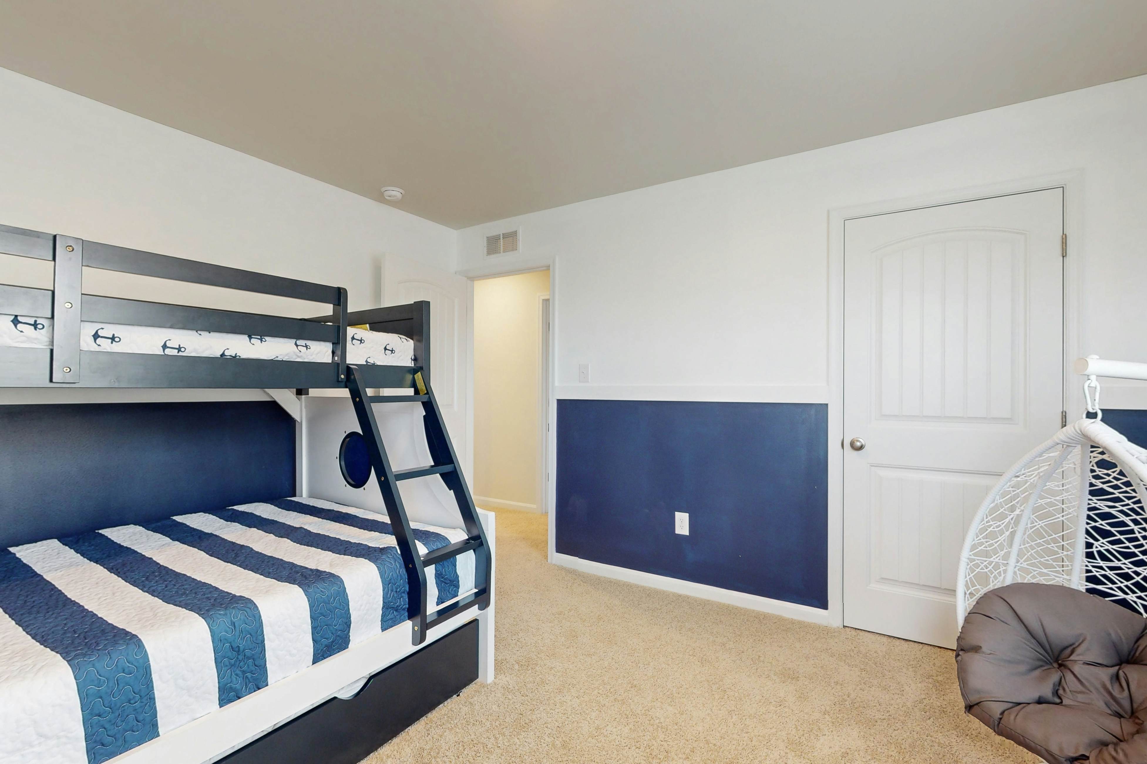 Ocean View Beach Club - Kitts Lane