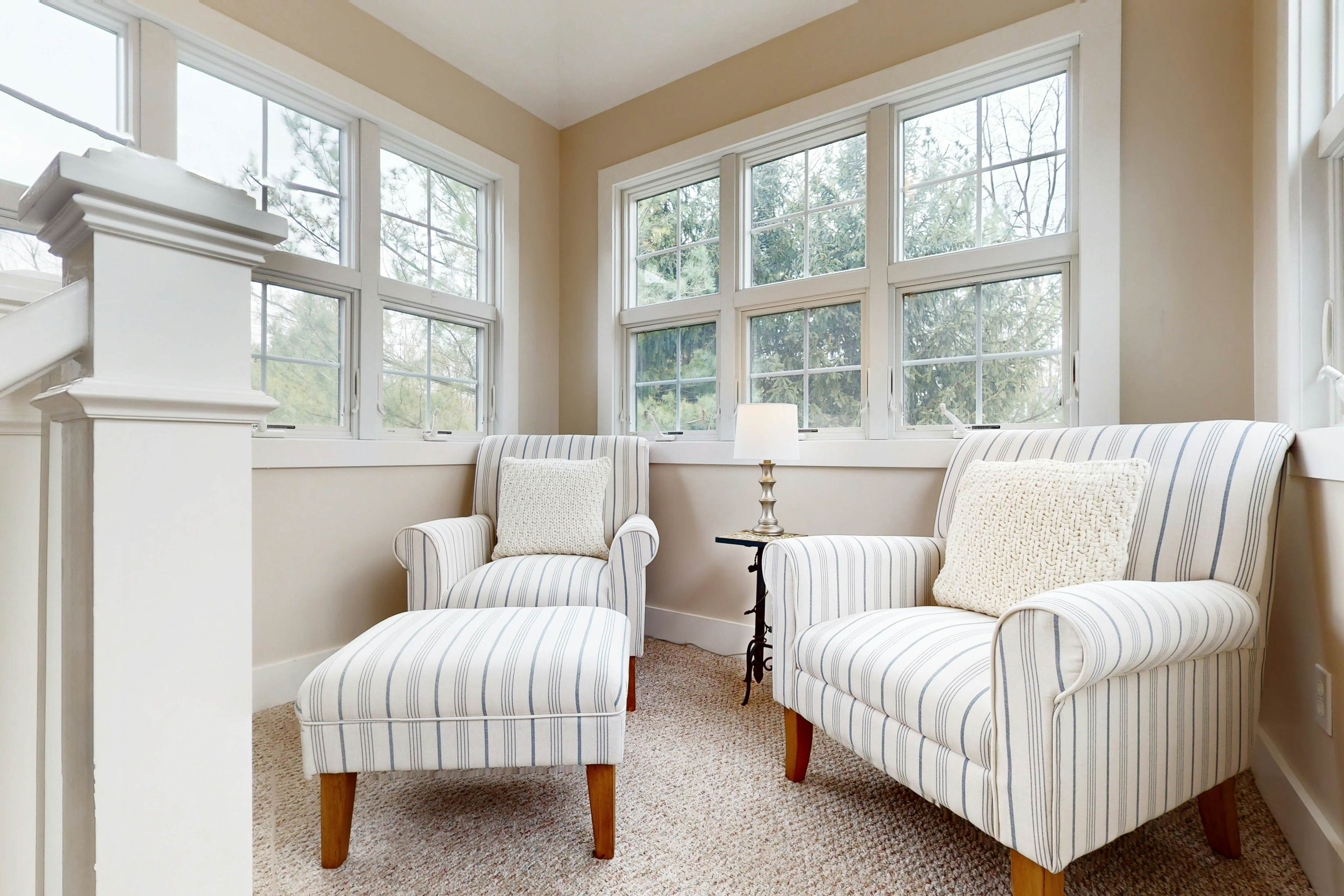 Seaglass Lakeshore Cottage